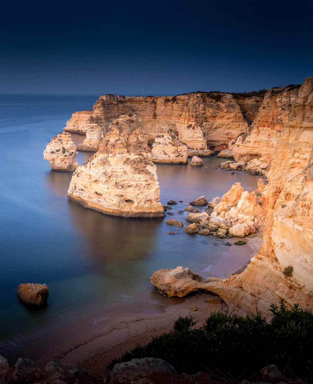 PRAIA DA MARINHA, ALGARVE, PORTUGAL