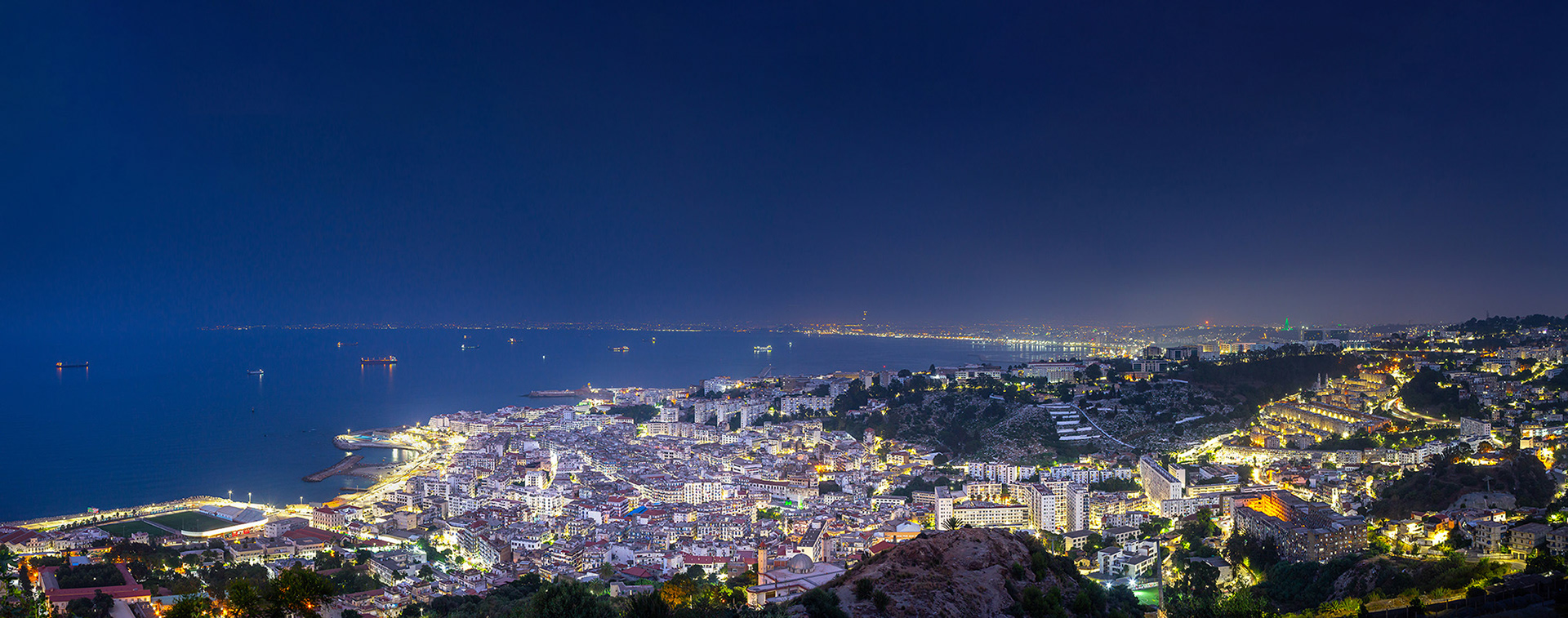 ALGER LA NUIT DEPUIS VILLAGE CELESTE