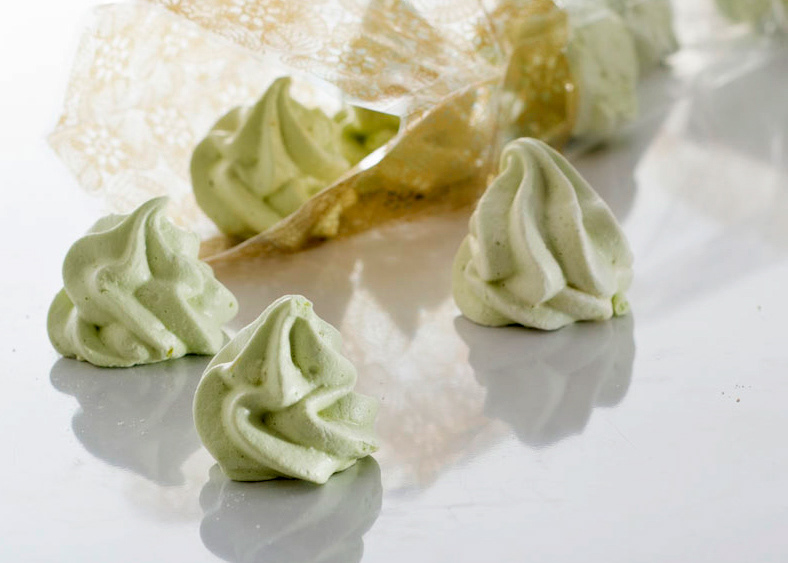 Meringues à la pistache