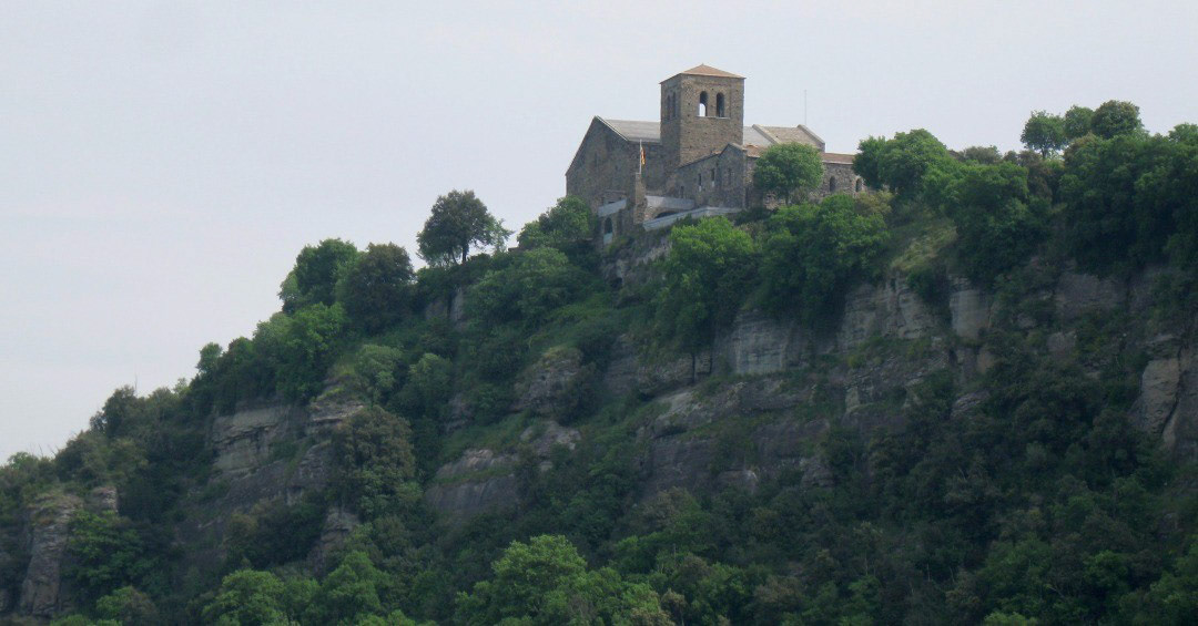 Sant Pere de Casserres (des del Pantà de Sau)