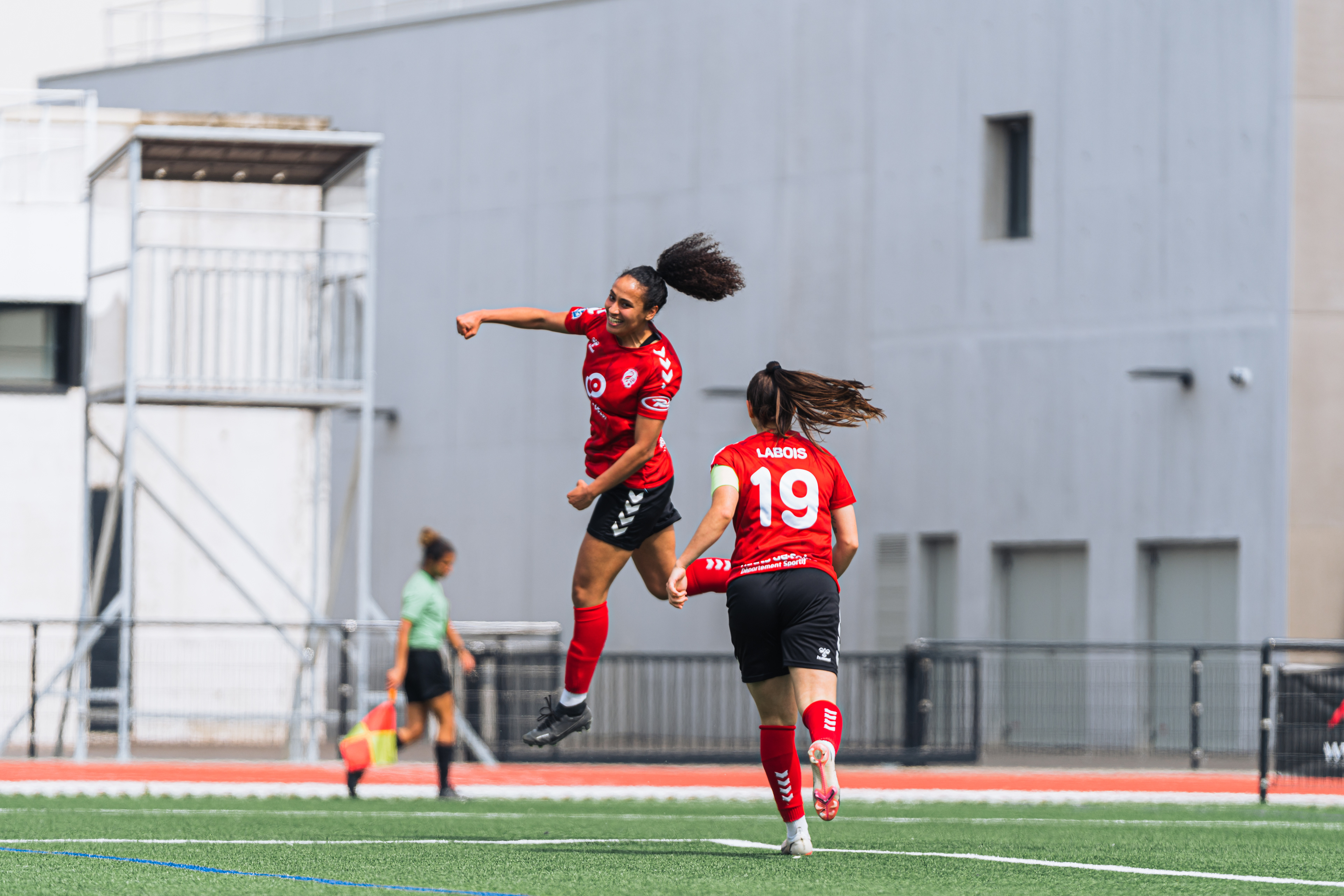 D2 Feminine - Ikram Adjabi