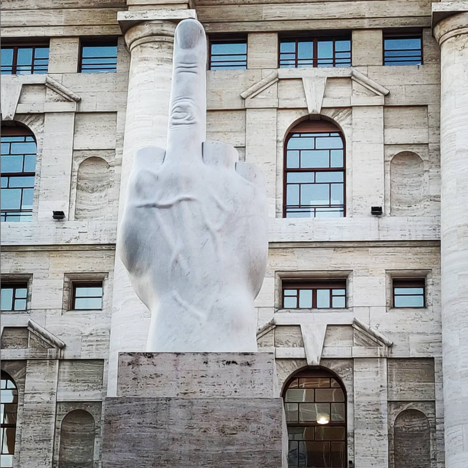 "Salutation milanaise", août 2019, Milan.