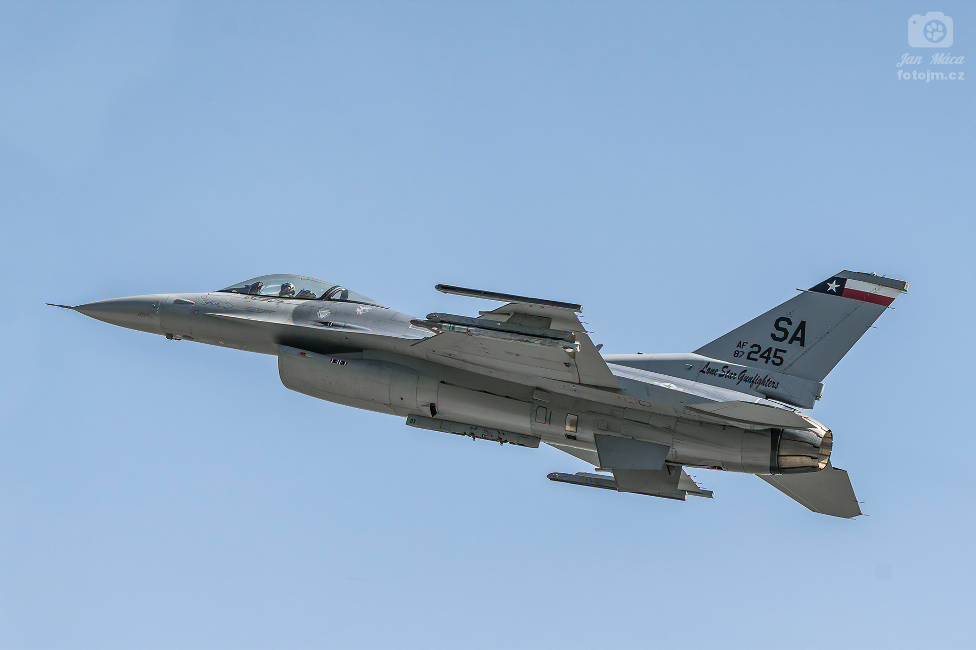 F-16