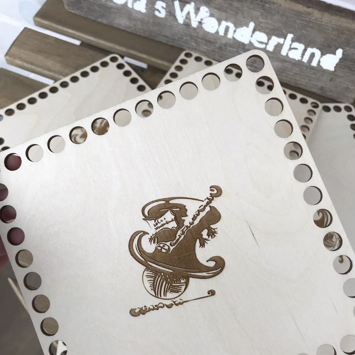 Lola's Wonderland_02