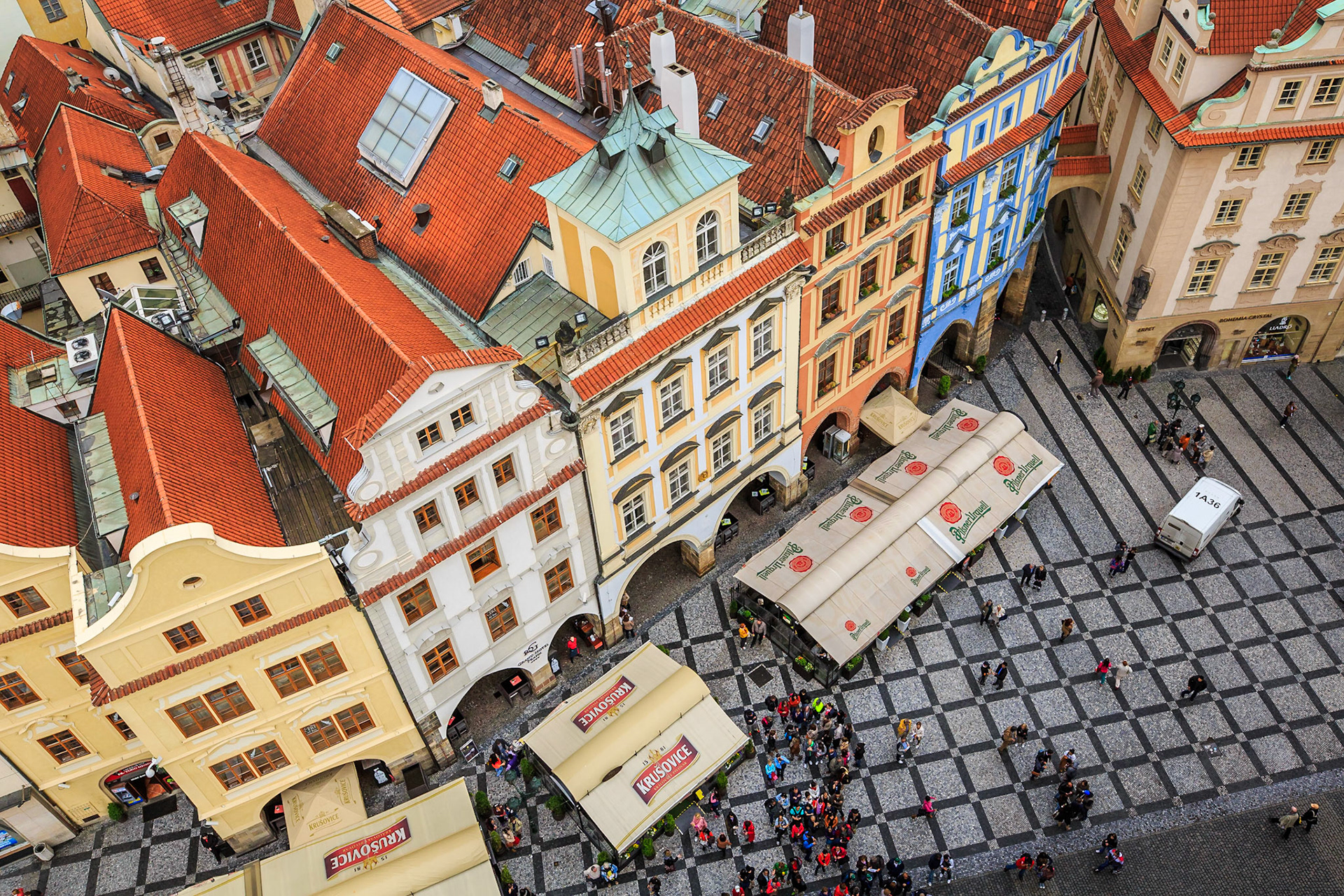 Place de la Vieille-Ville à Prague vue depuis la tour de l'Horloge.