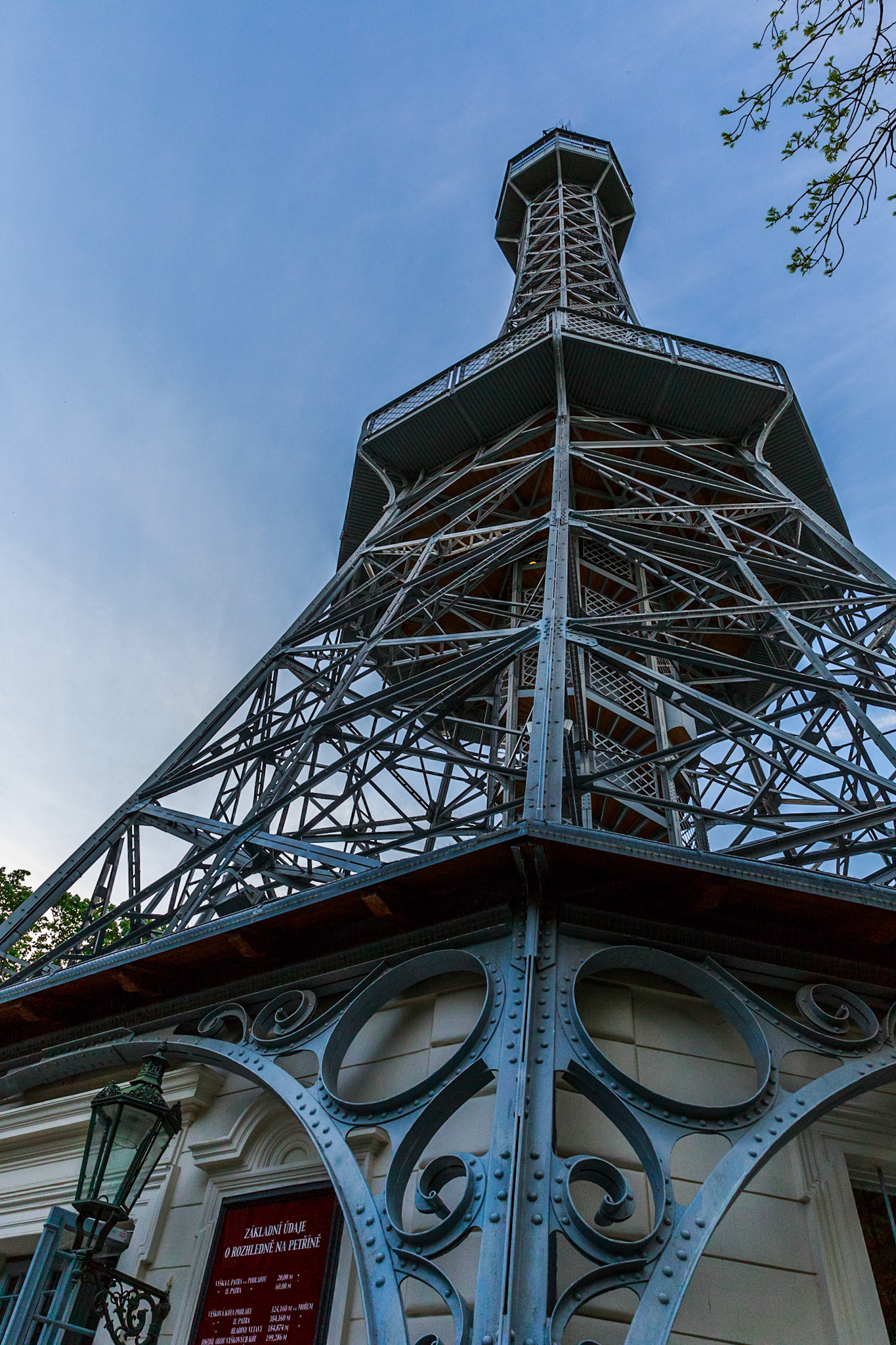 Petřínská rozhledna (Tour de Petřín)