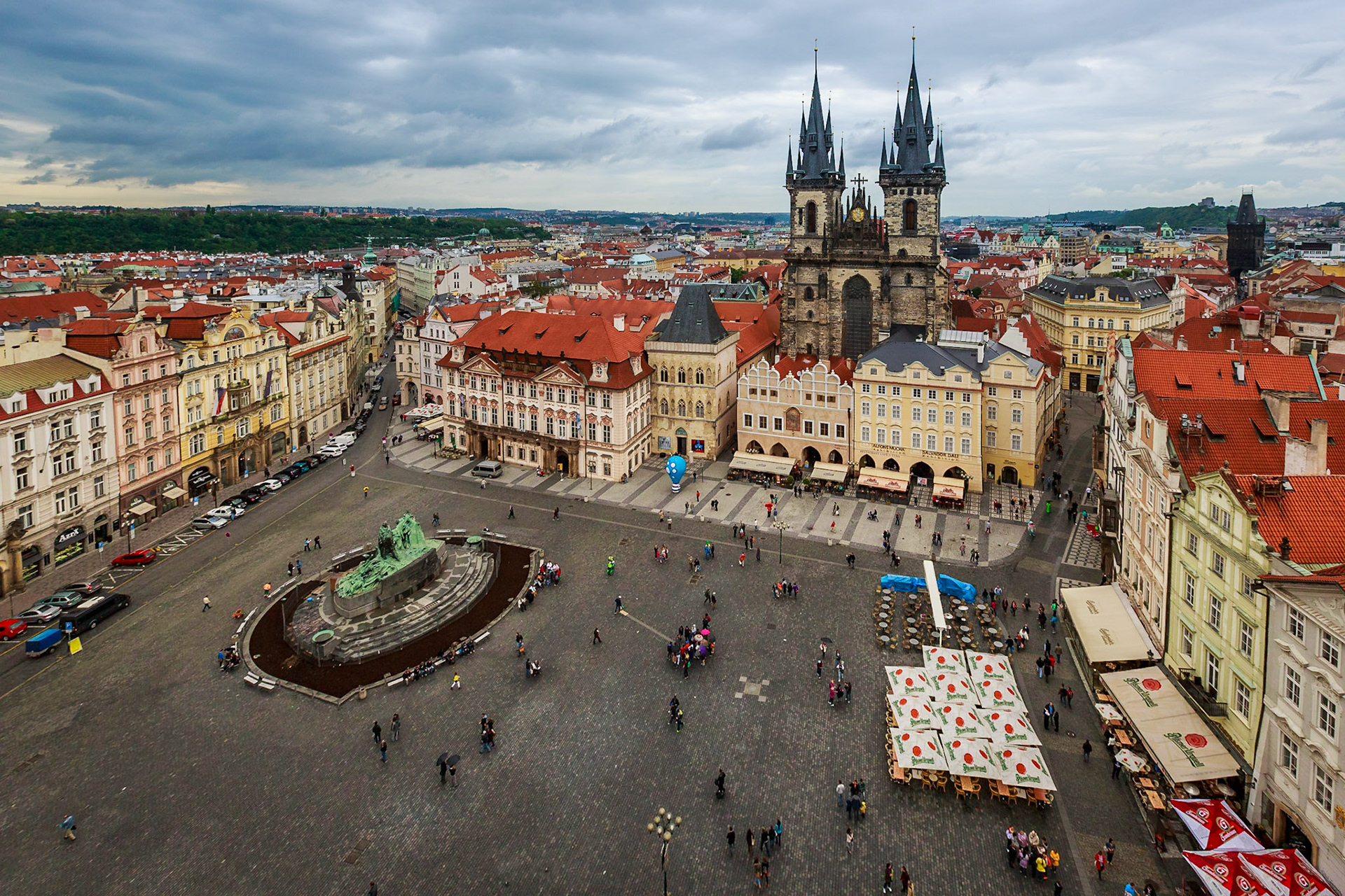 Place de la Vieille-Ville à Prague située au cœur du centre historique de la capitale tchèque.