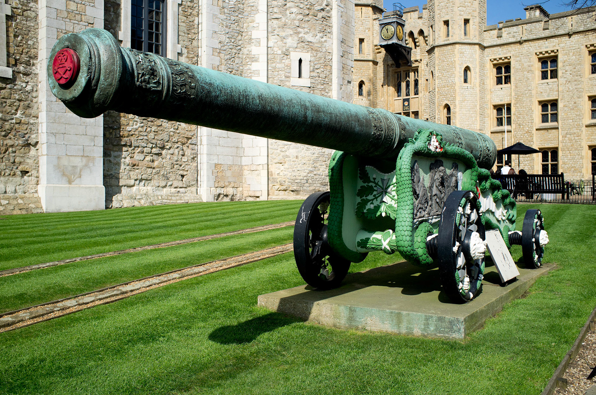 A cannon in front of the Tower of London