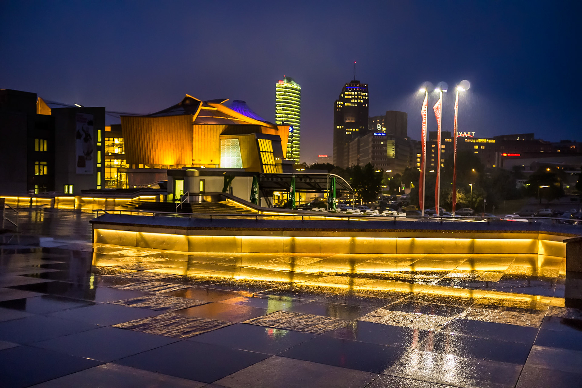 Berliner Philharmonie by Night