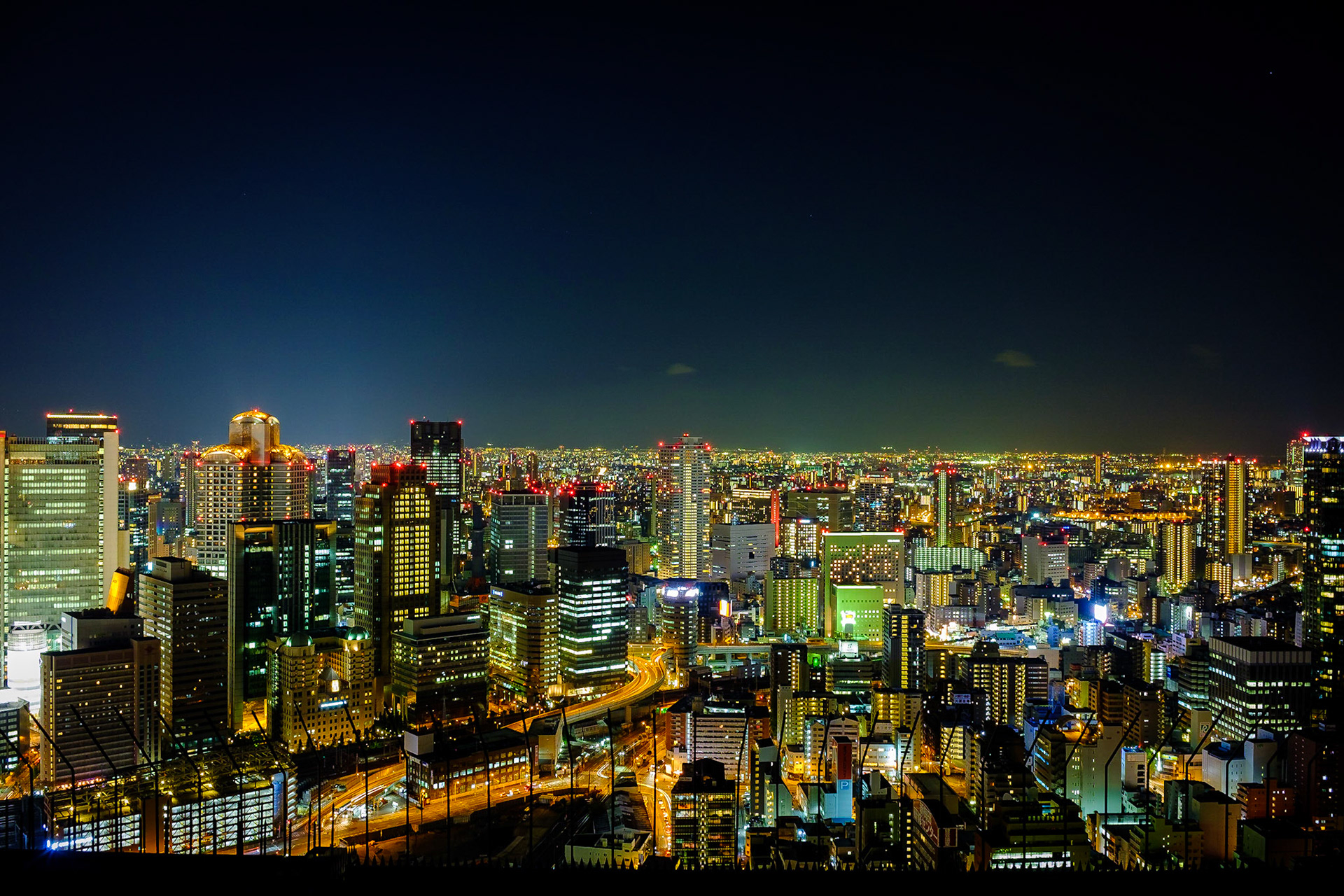 Osaka by Night depuis le Umeda Sky Building à 173m de haut (Osaka)