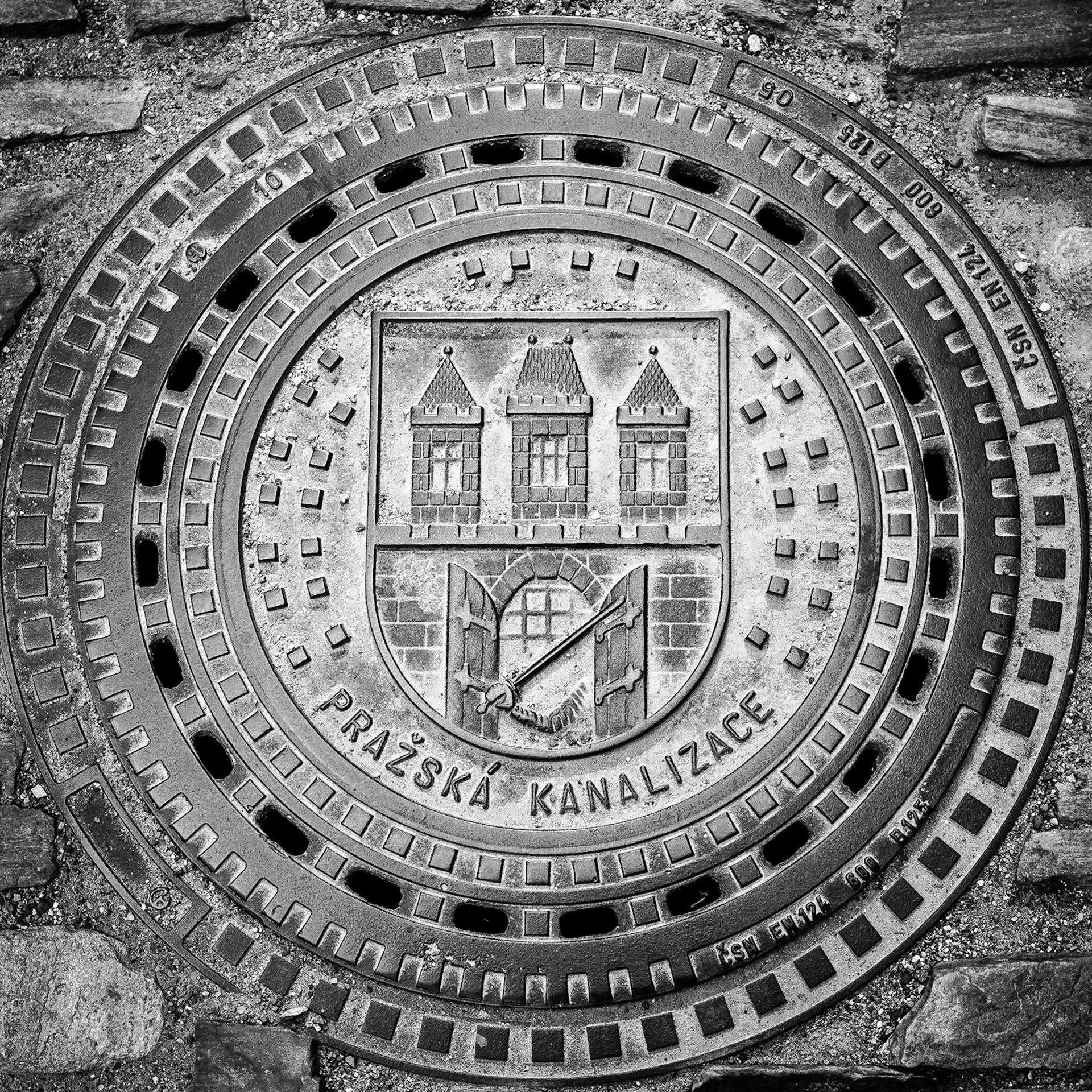 Plaque d'égout praguoise