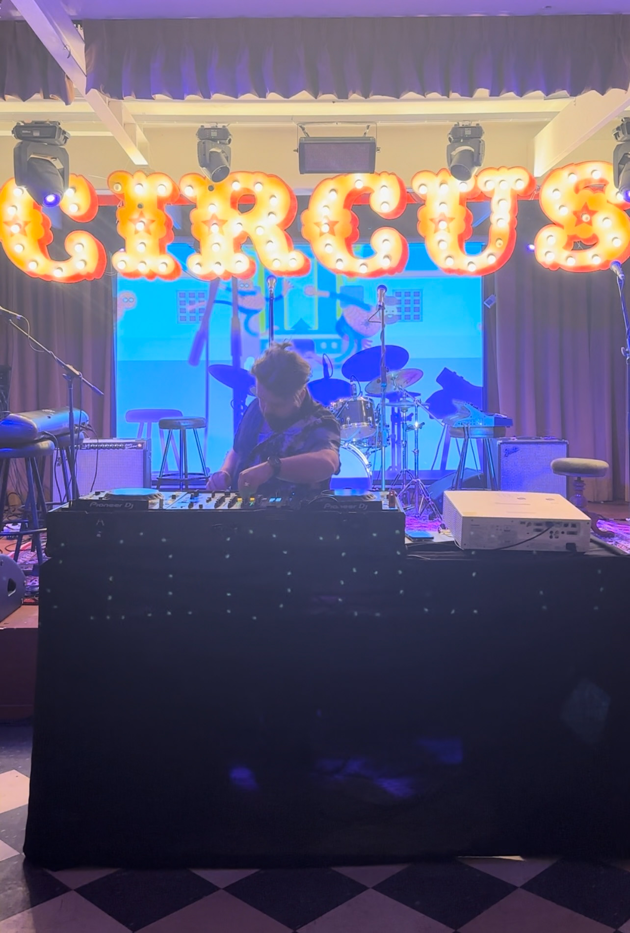 Hello Fresh x Circus Christmas Party