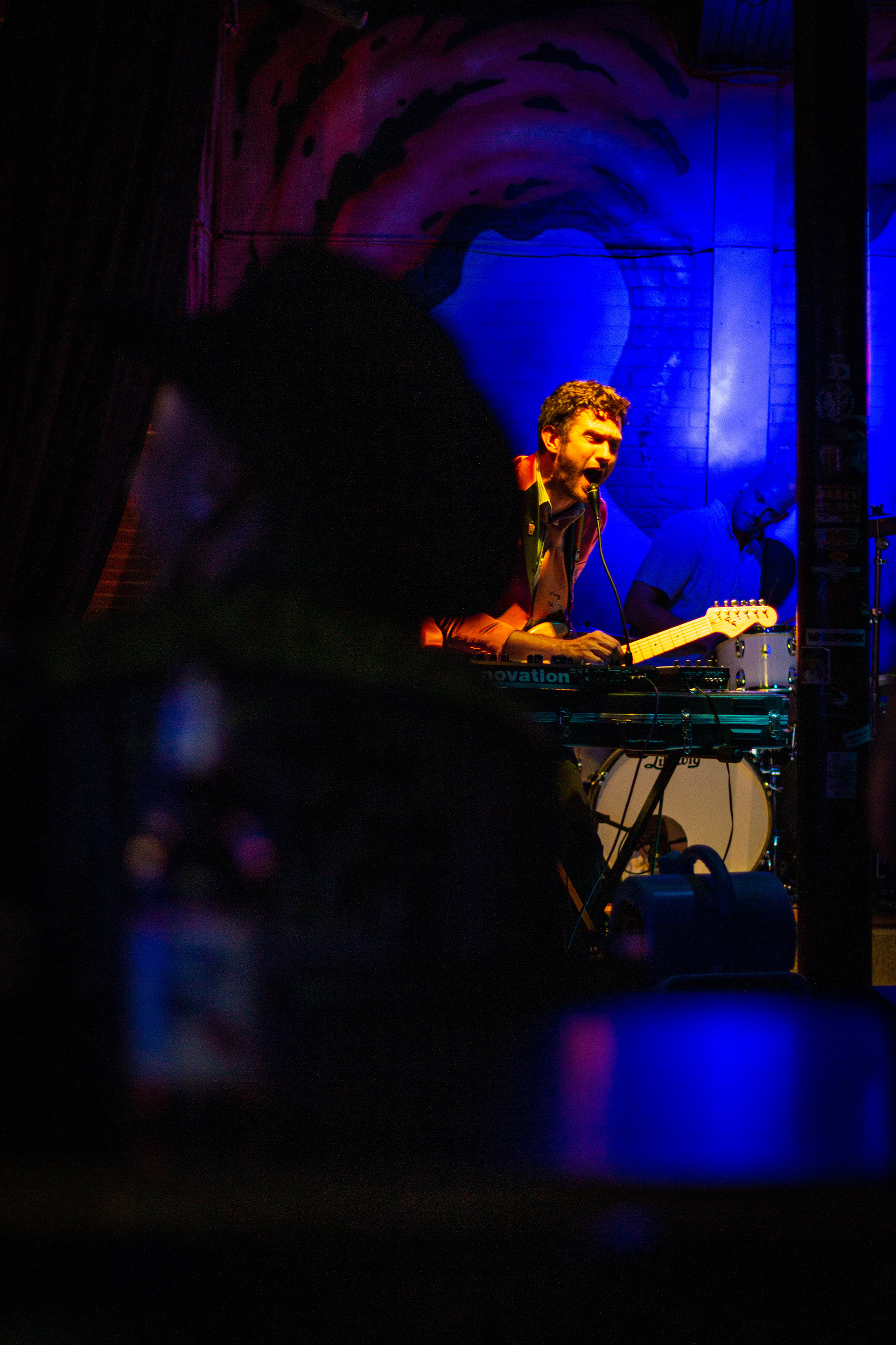 Champagne Girl at Banks Street Bar