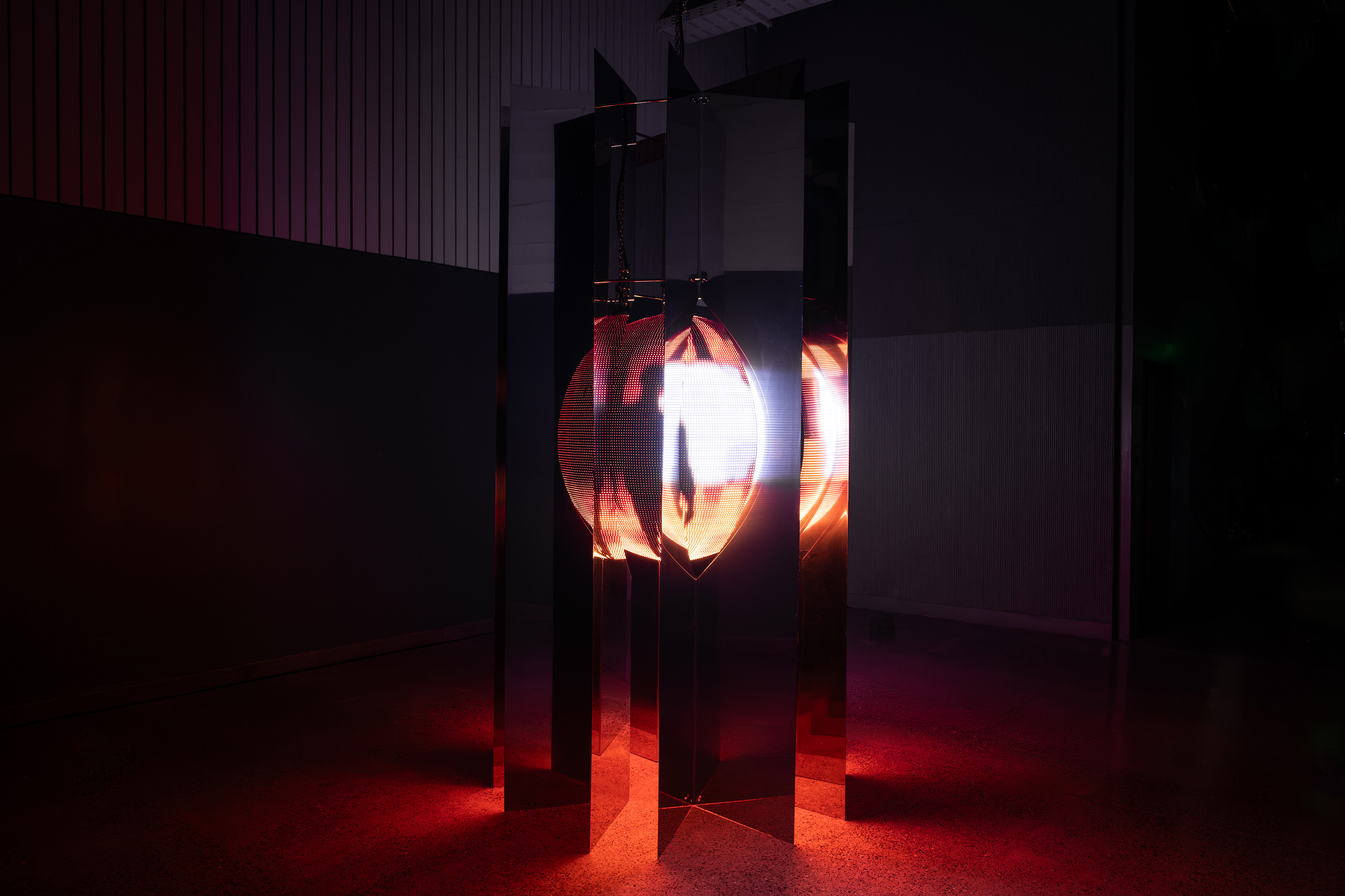 Punto de Fuga III: La singularidad o La densidad infinita de las imágenes (2025) - Francisco Belarmino