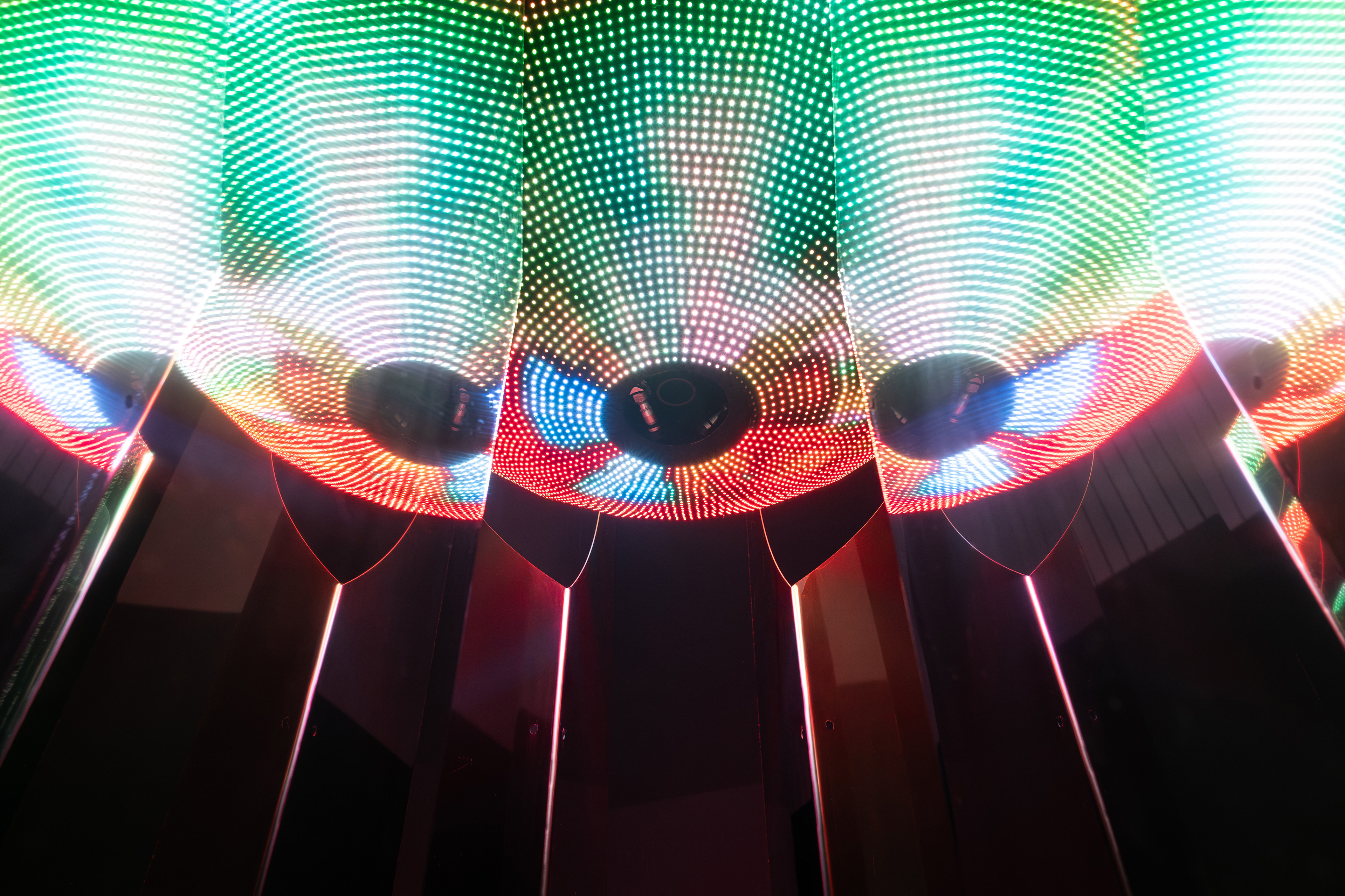 Punto de Fuga III: La singularidad o La densidad infinita de las imágenes (2025) - Francisco Belarmino