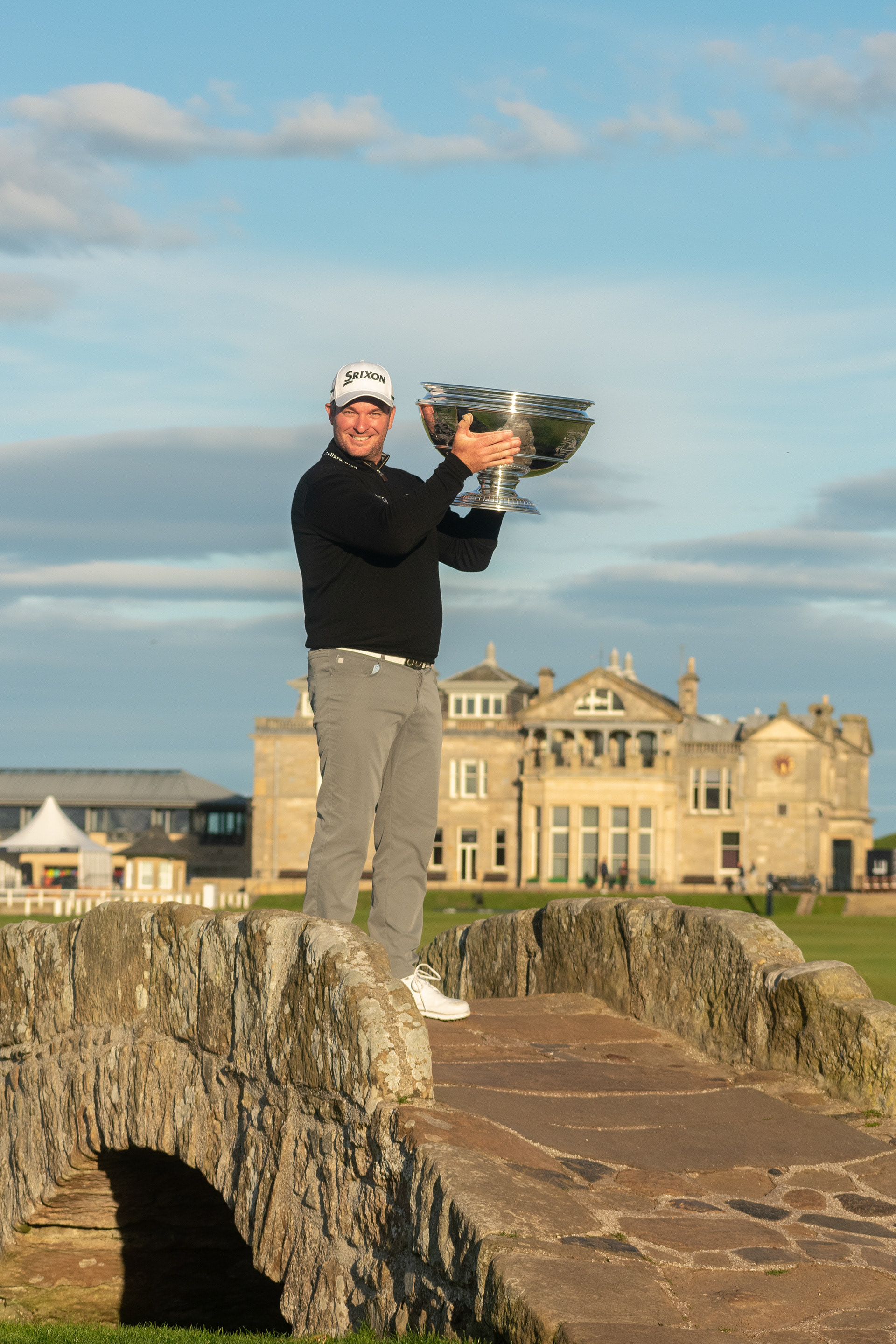 Ryan Fox with the trophy at the 2022 Alfred Dunhill Links