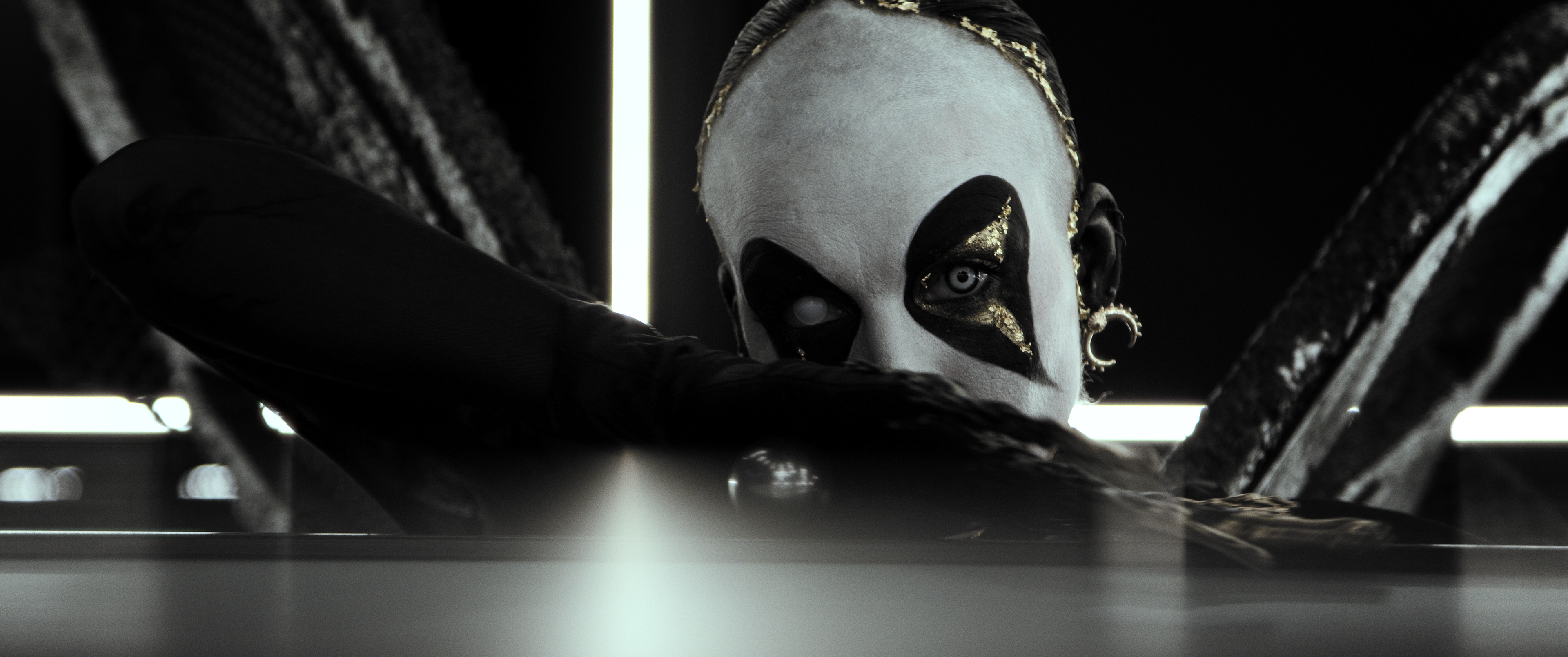 BLACK SPIKES // Aurea 2026 // Lumetri House