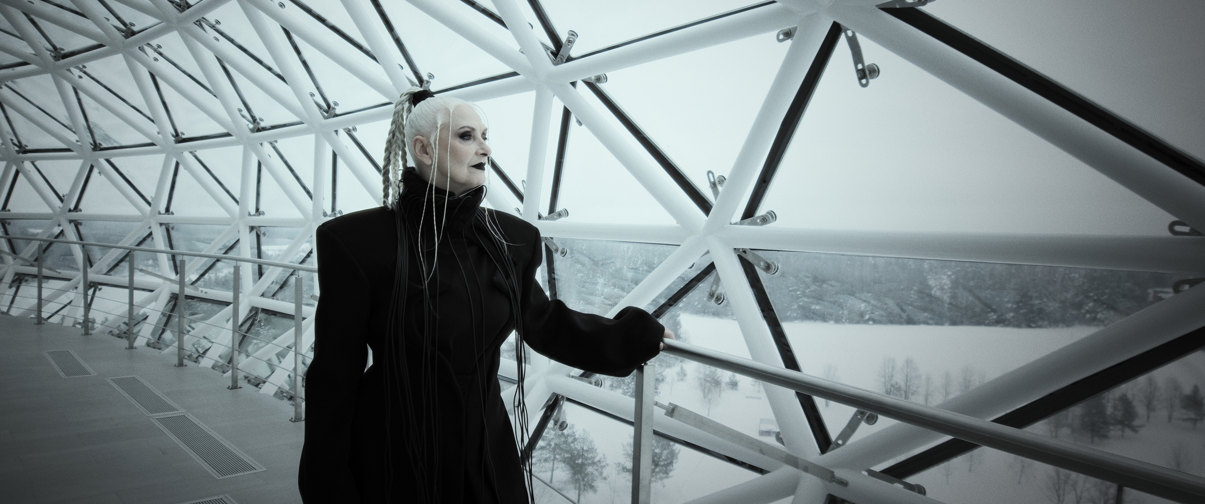 BLACK SPIKES // Aurea 2026 // Lumetri House