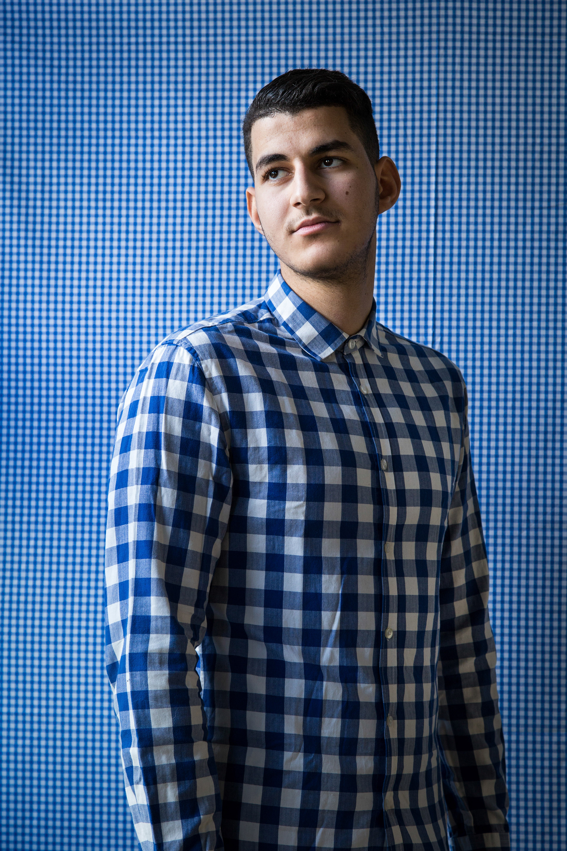 Se tenir à carreau.