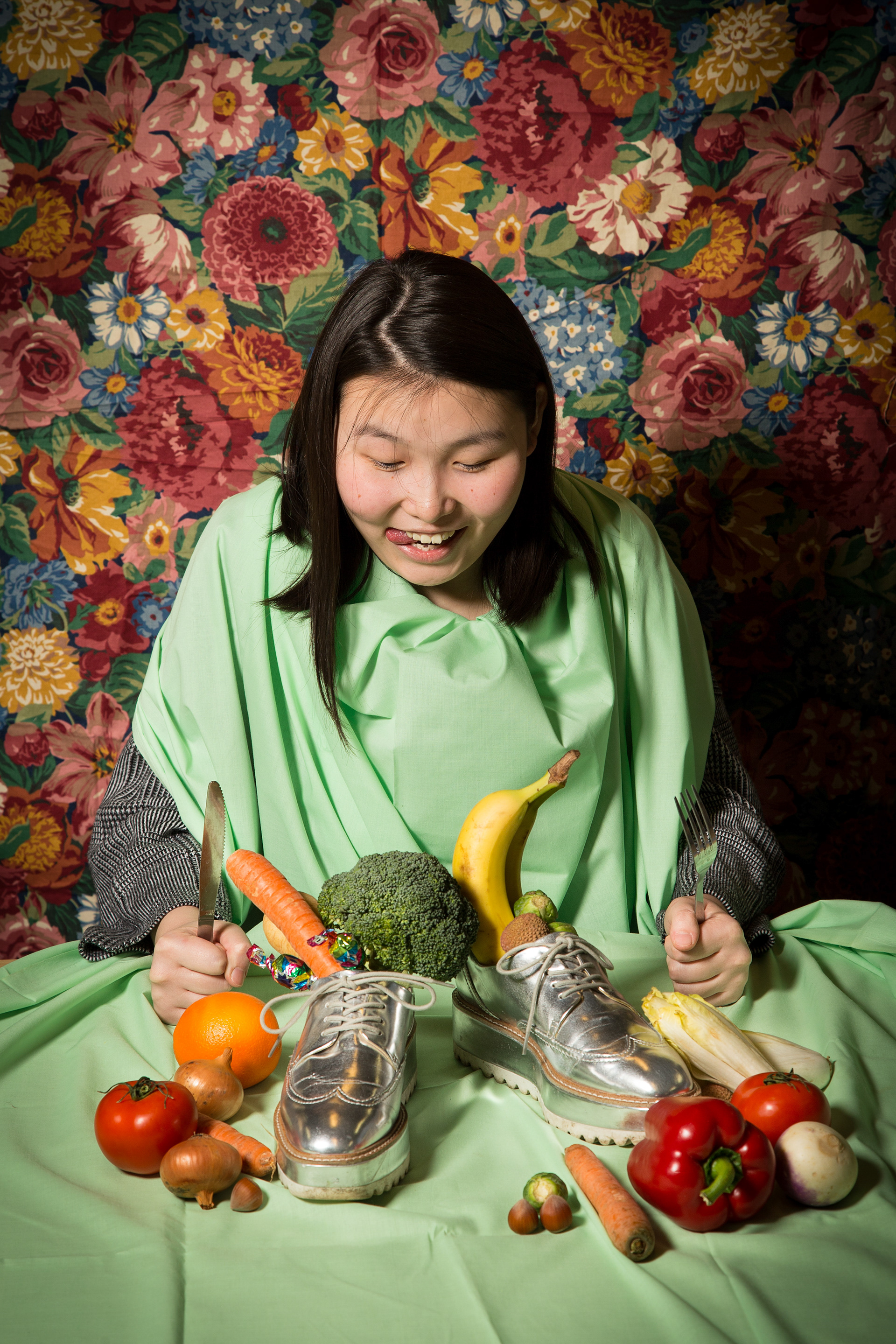 Avoir l'estomac dans les talons.