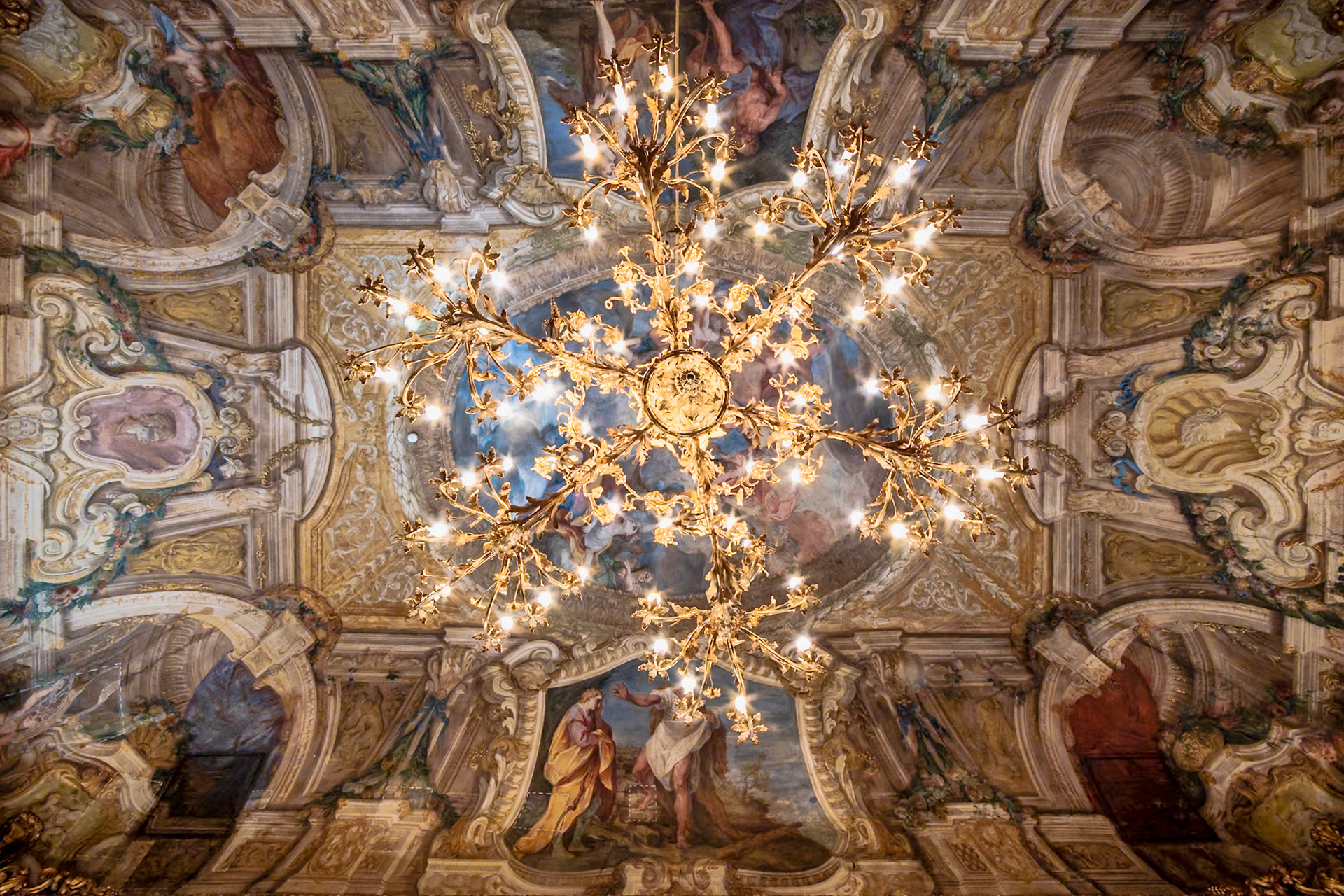 I Saloni dell'appartamento ducale in tardo Barocco.