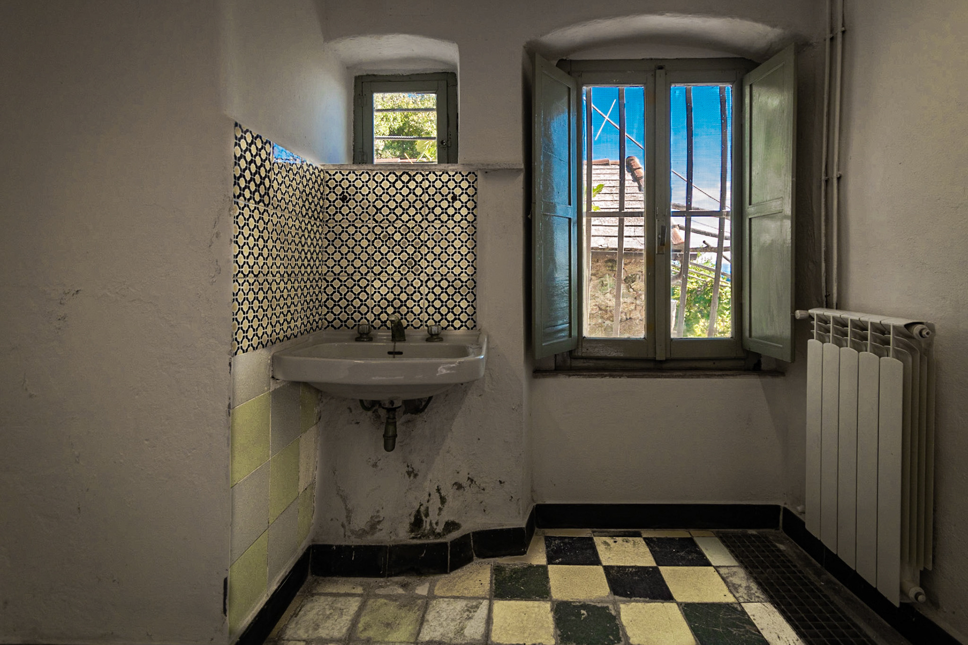 BATHROOM WITH A VIEW