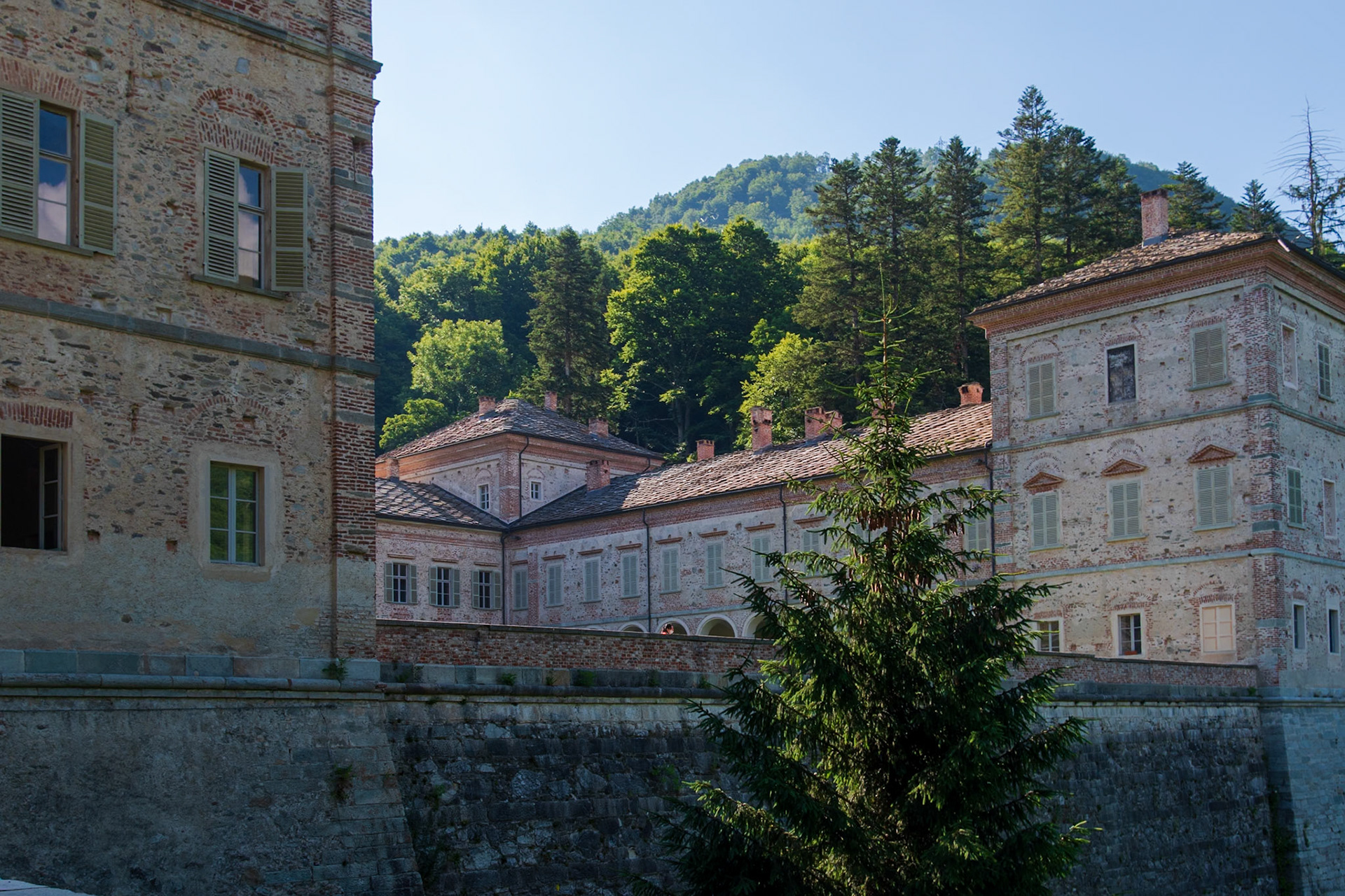 Il Castello di Valcasotto.
