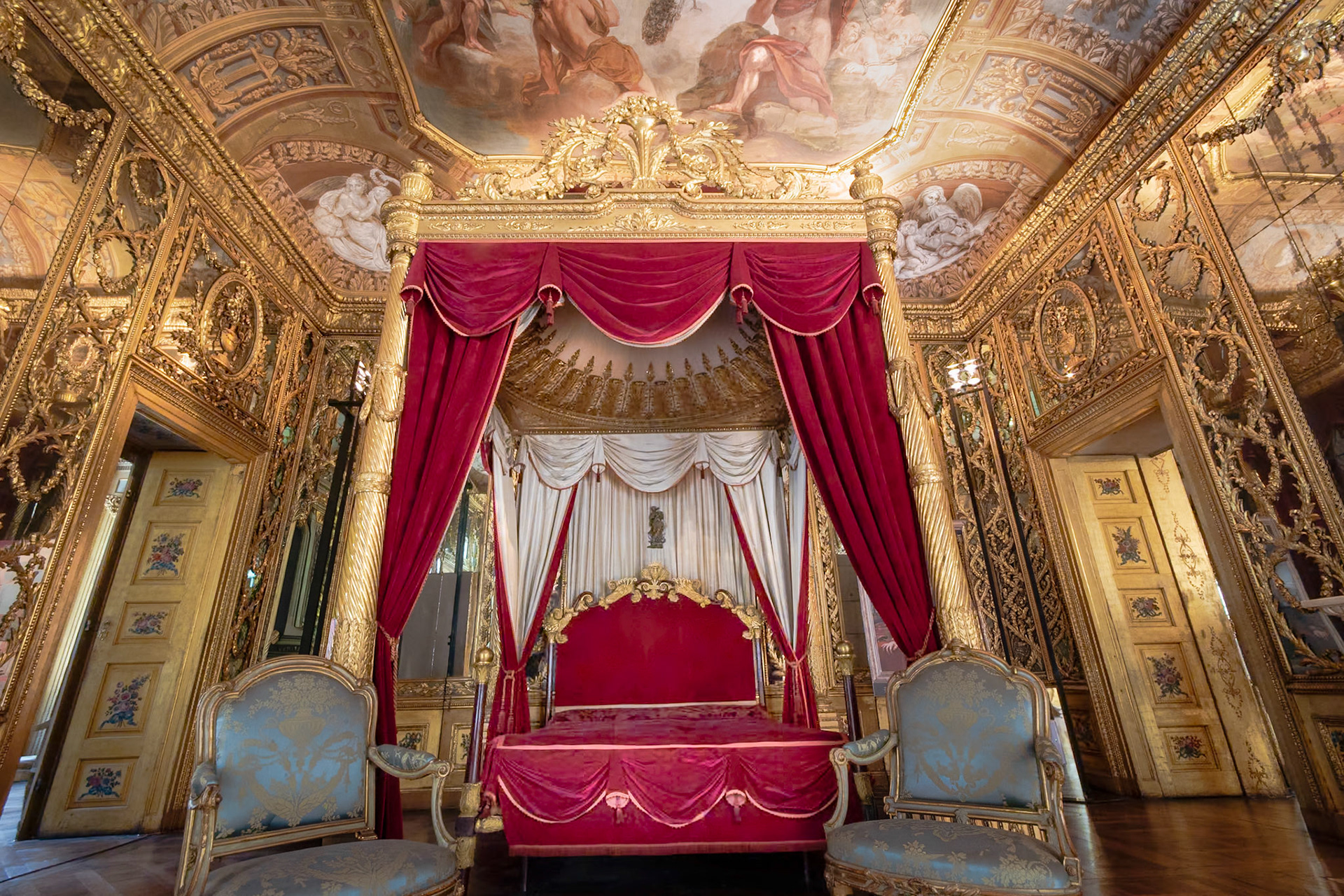 I Saloni dell'appartamento ducale in tardo Barocco.