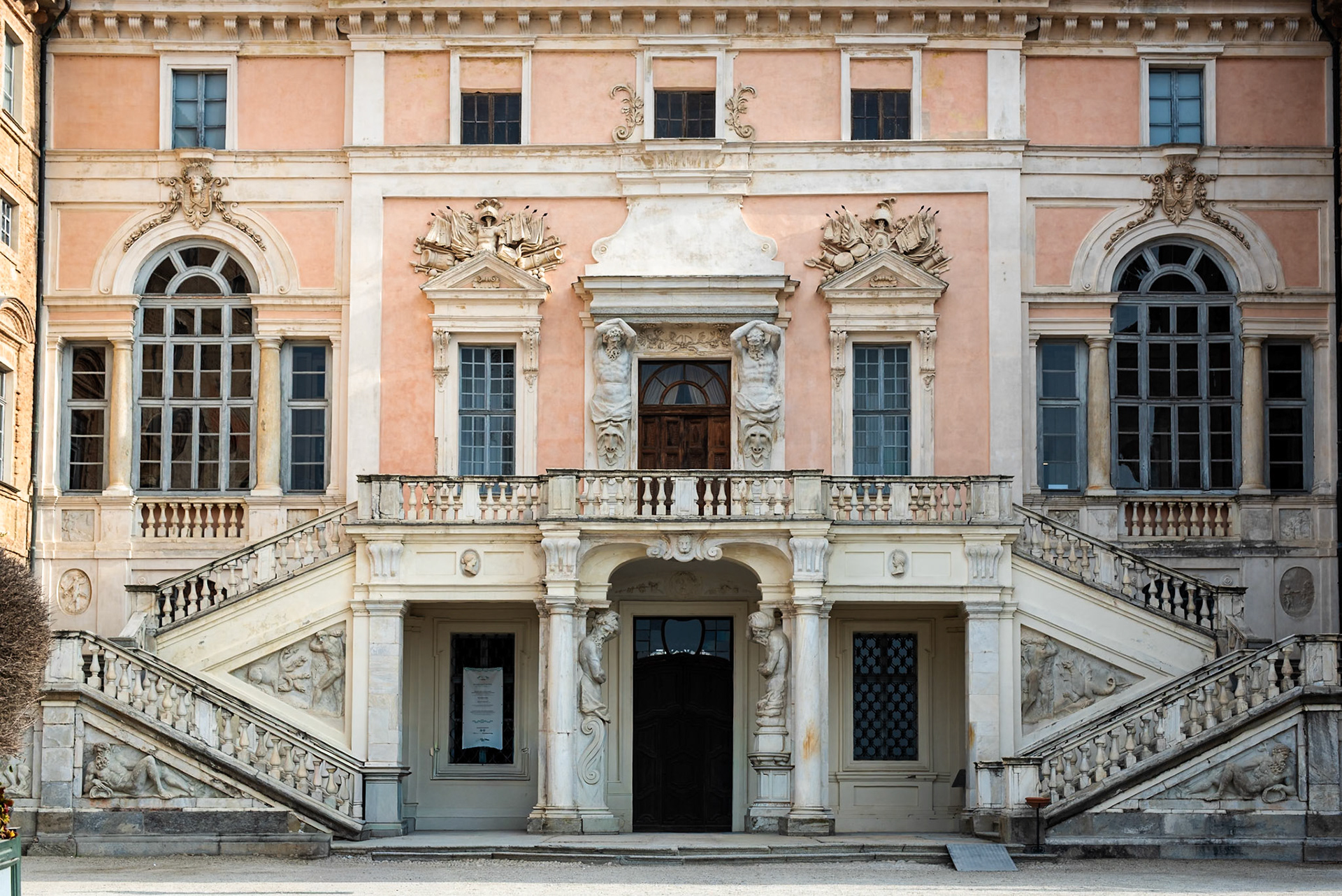 Il Castello di Govone.