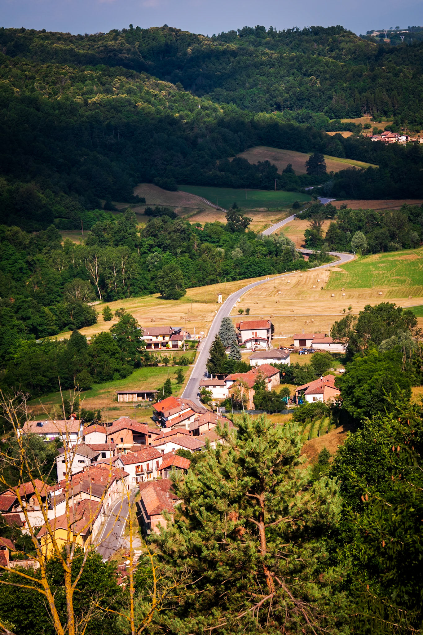 Vista di Monbasiglio dal Castello.