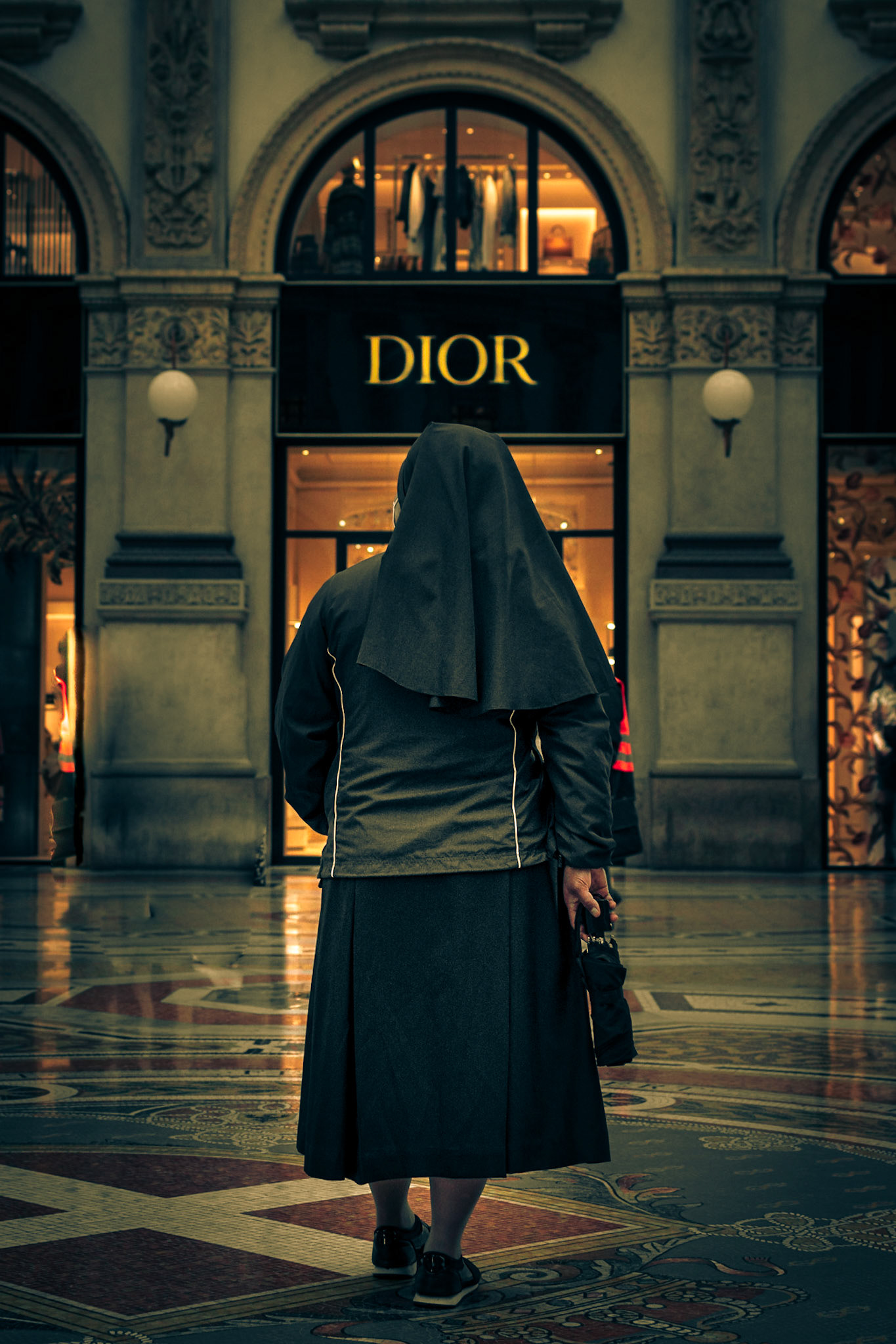 Dio, sister. Dio...