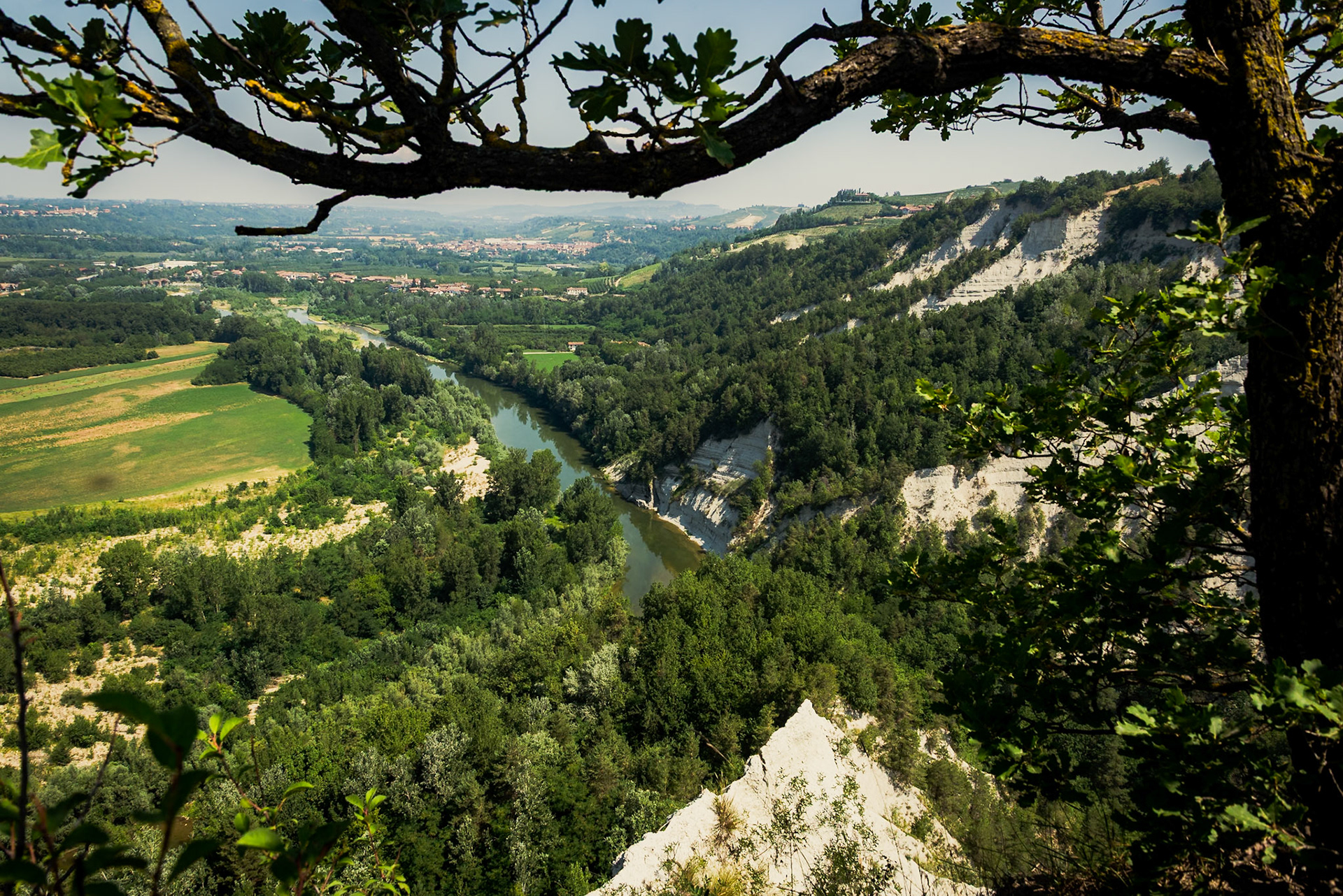 Il territorio dei Calanchi di Clavesana.