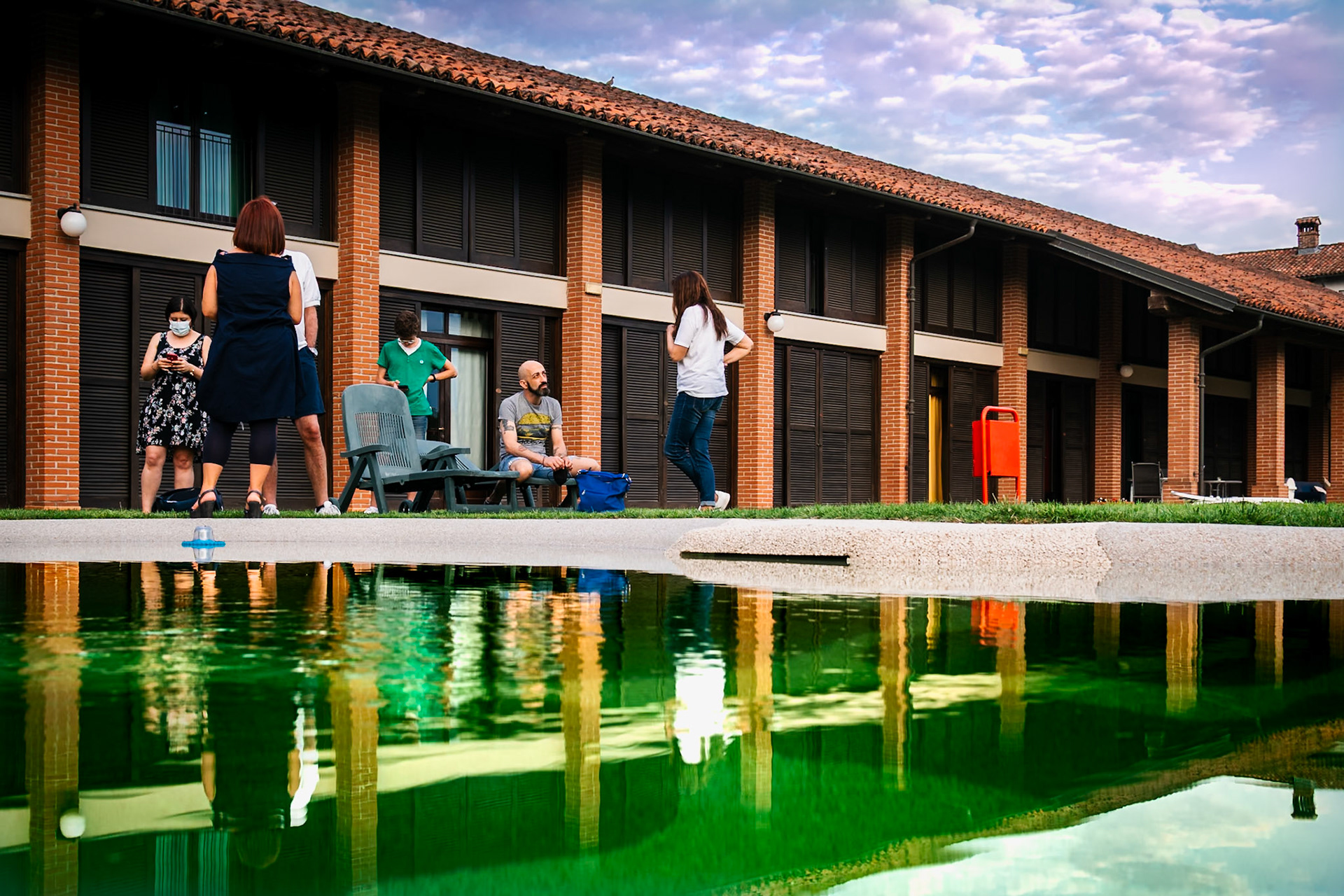 Gli Iworldclubbers si radunano.