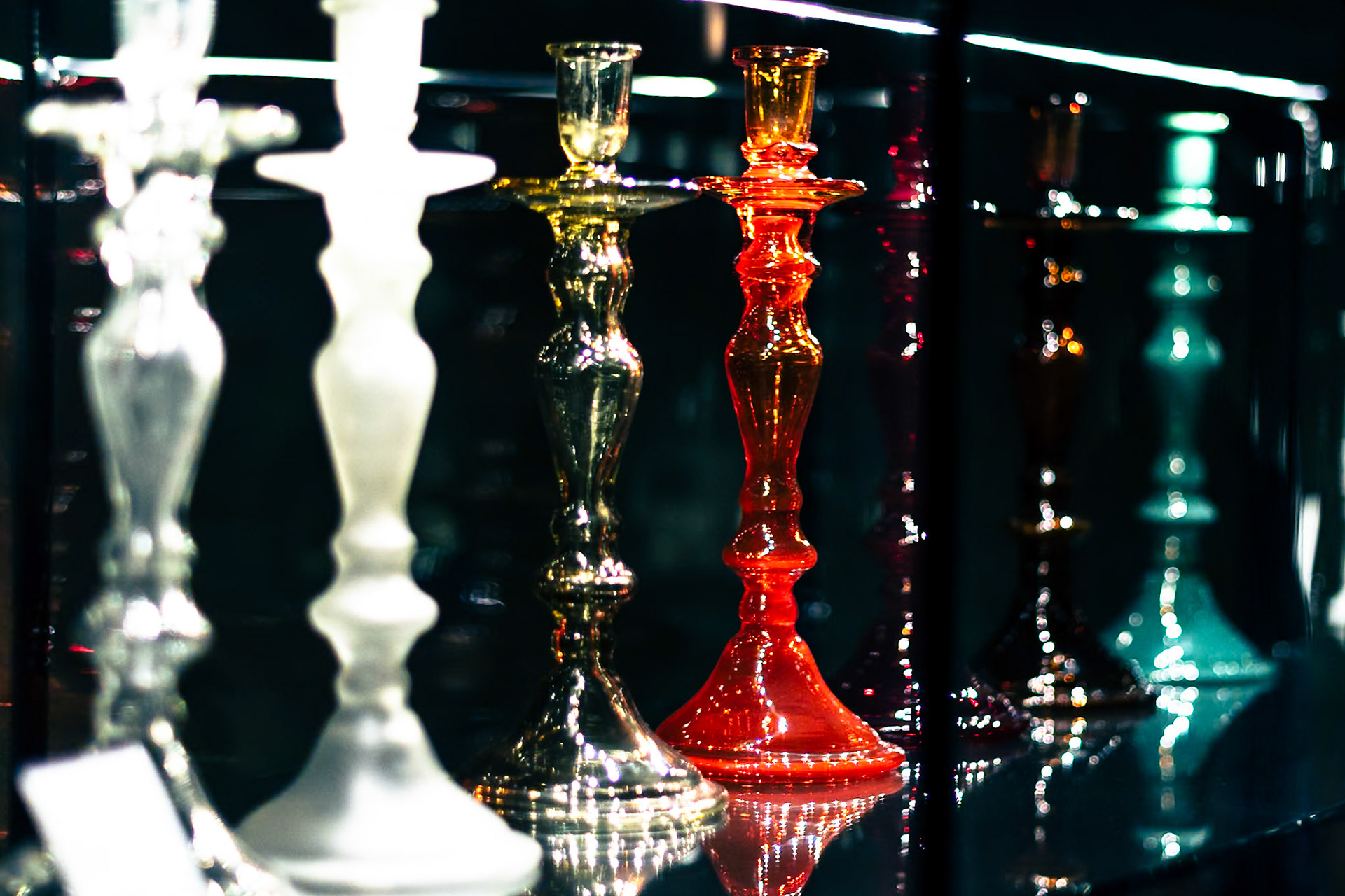 CHANDELLIERS
