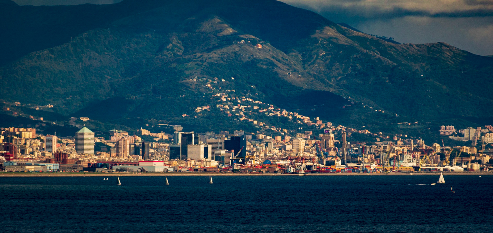 TOUCHING GENOA WITH A FINGER
