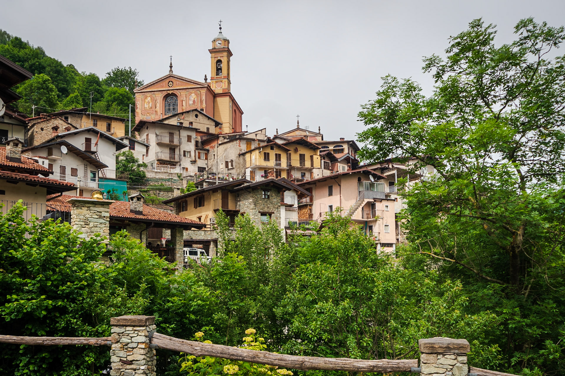 Il villaggio di Prea famoso per i suoi murales.