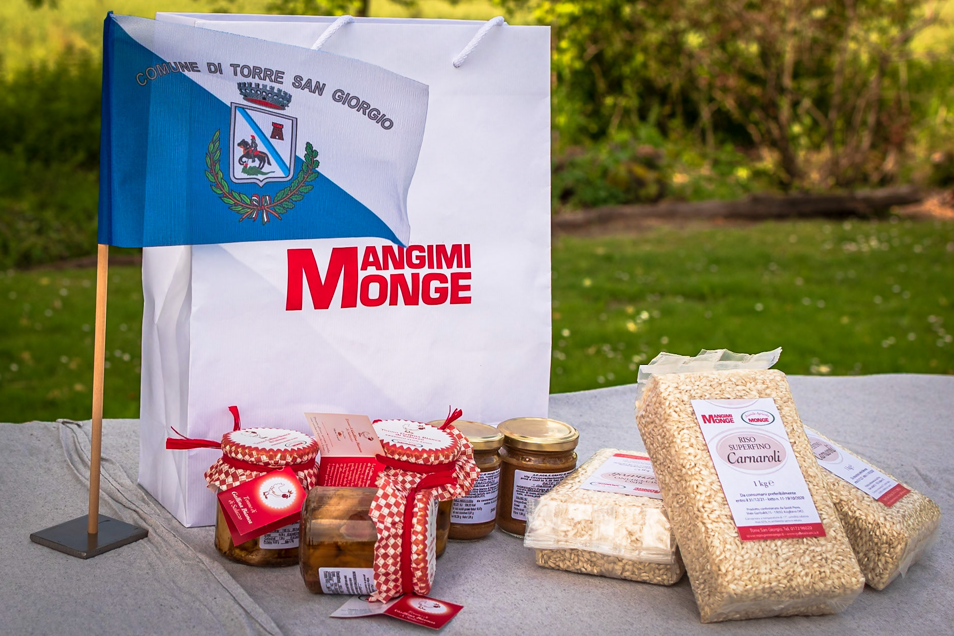 Il Signor Monge ci racconta i suoi prodotti del territorio.