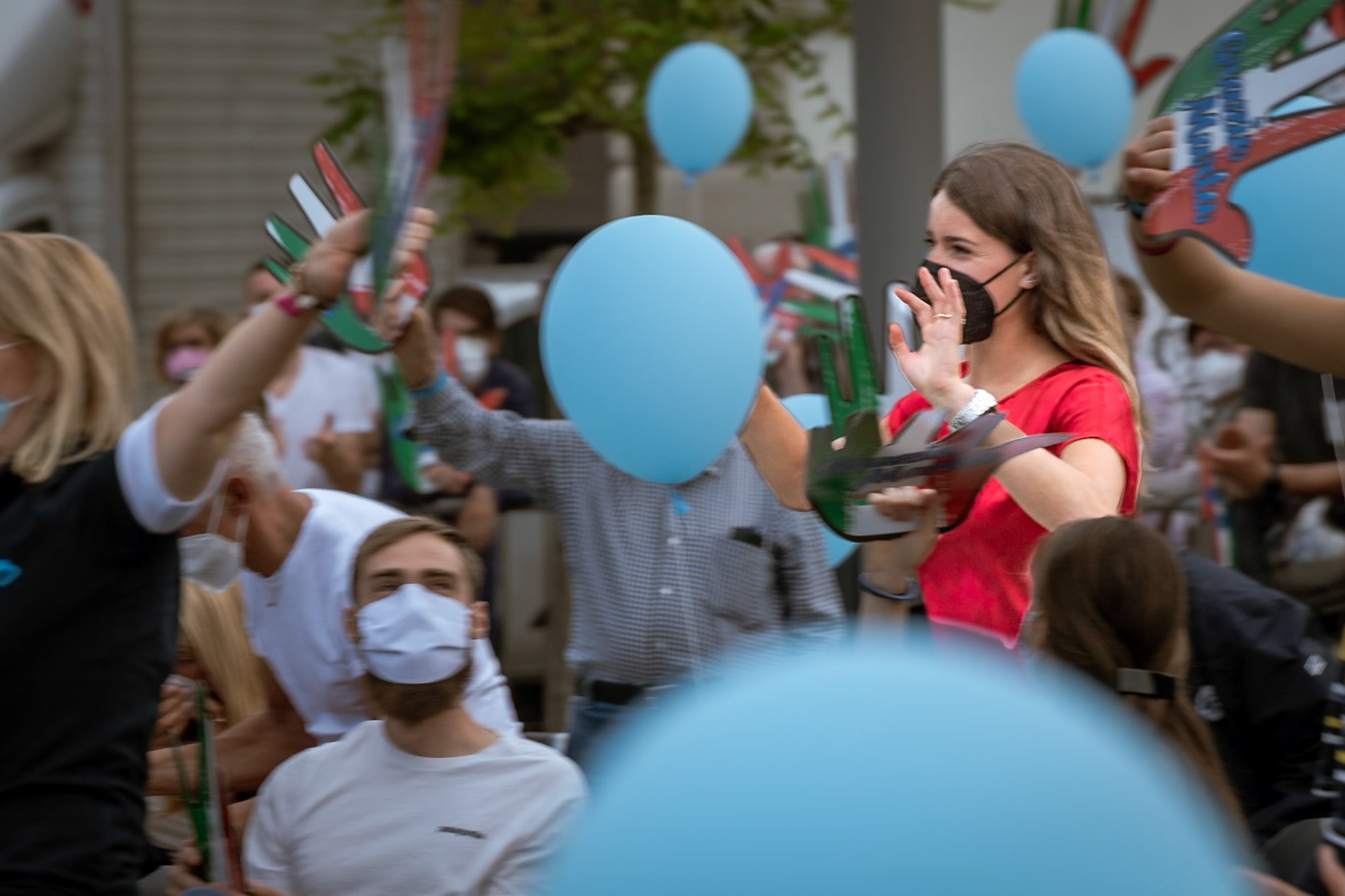 Marta fa accesso tra la sua gente.