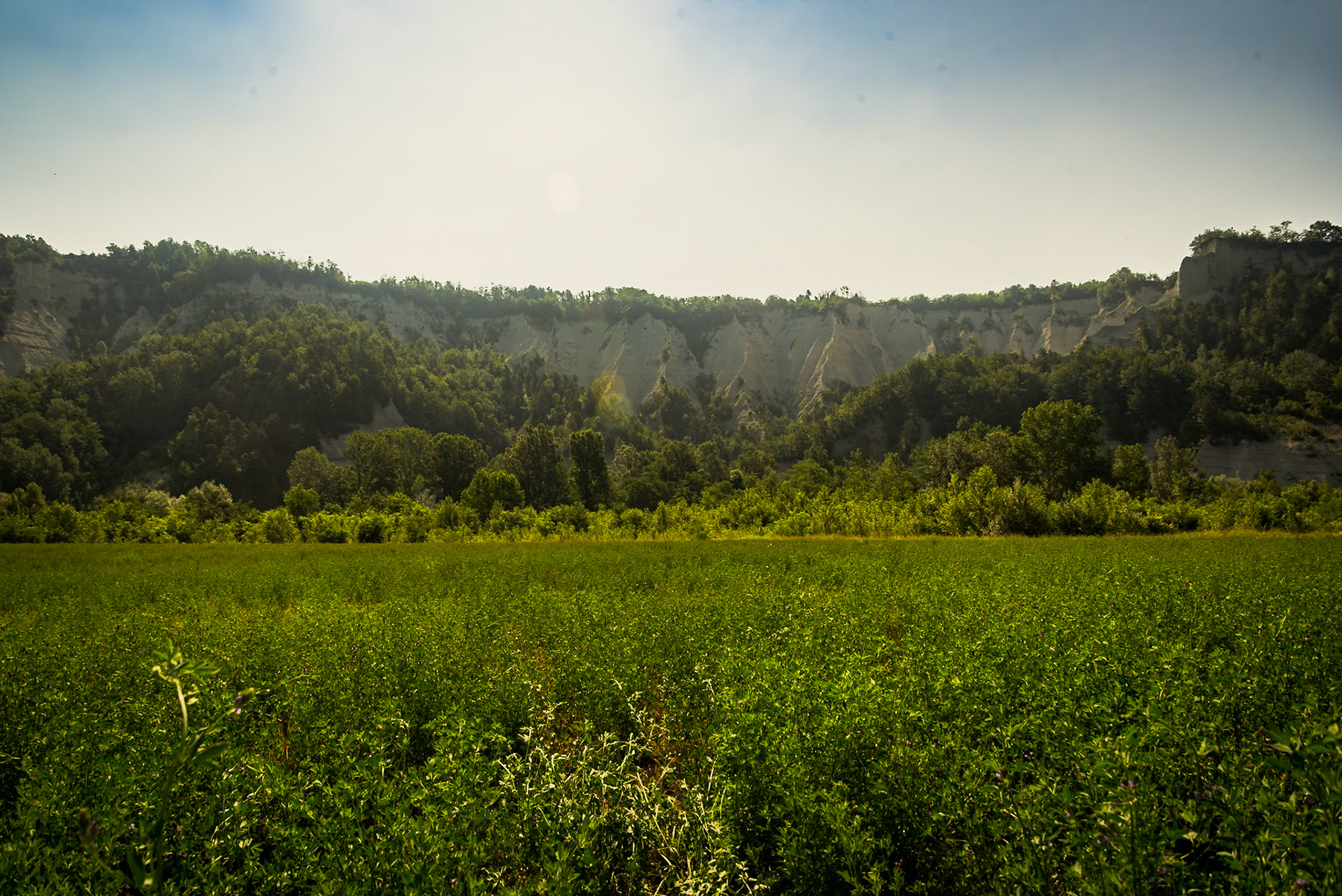 Il territorio dei Calanchi di Clavesana.