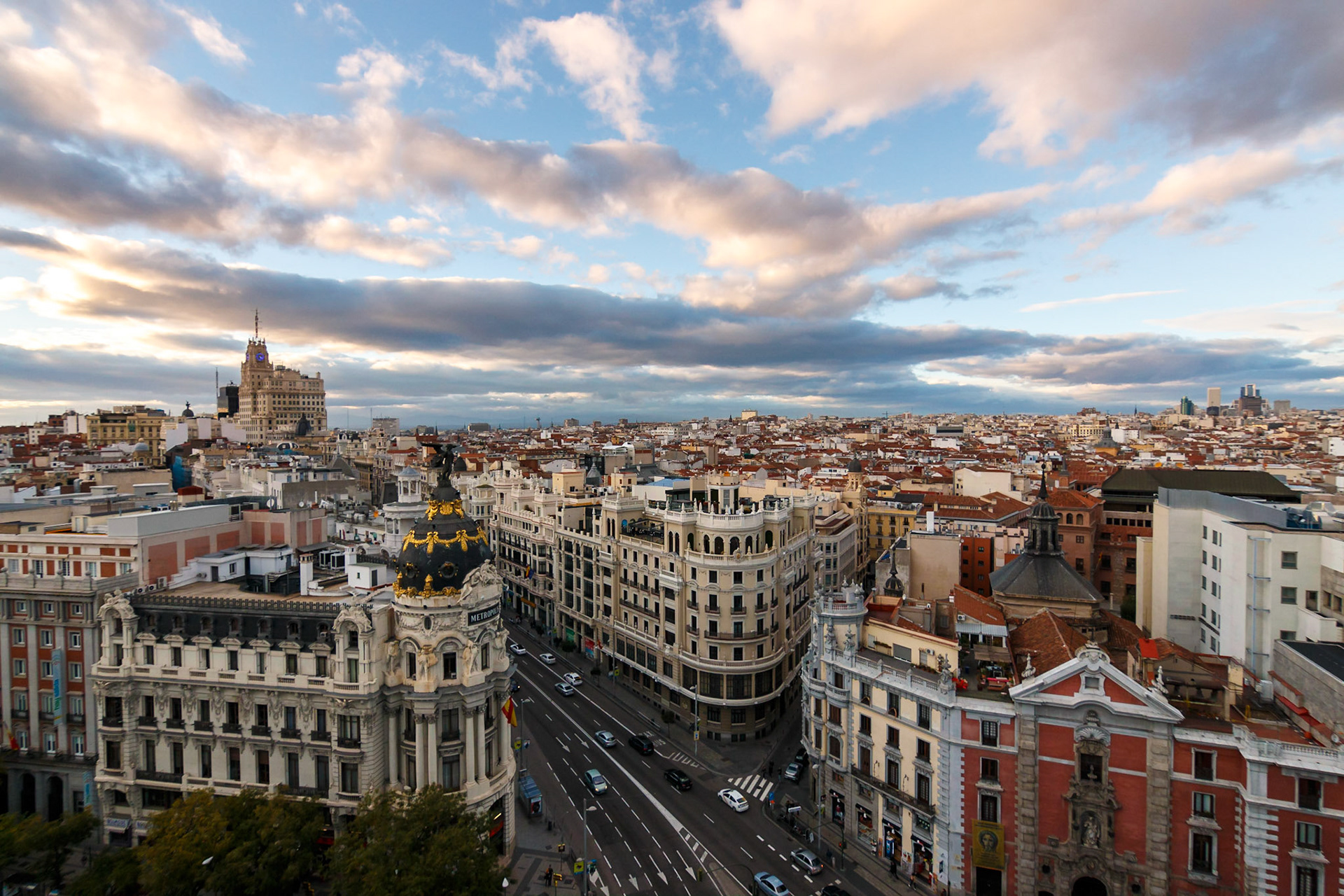 Círculo de Bellas Artes'ın terasından Madrid manzarası.