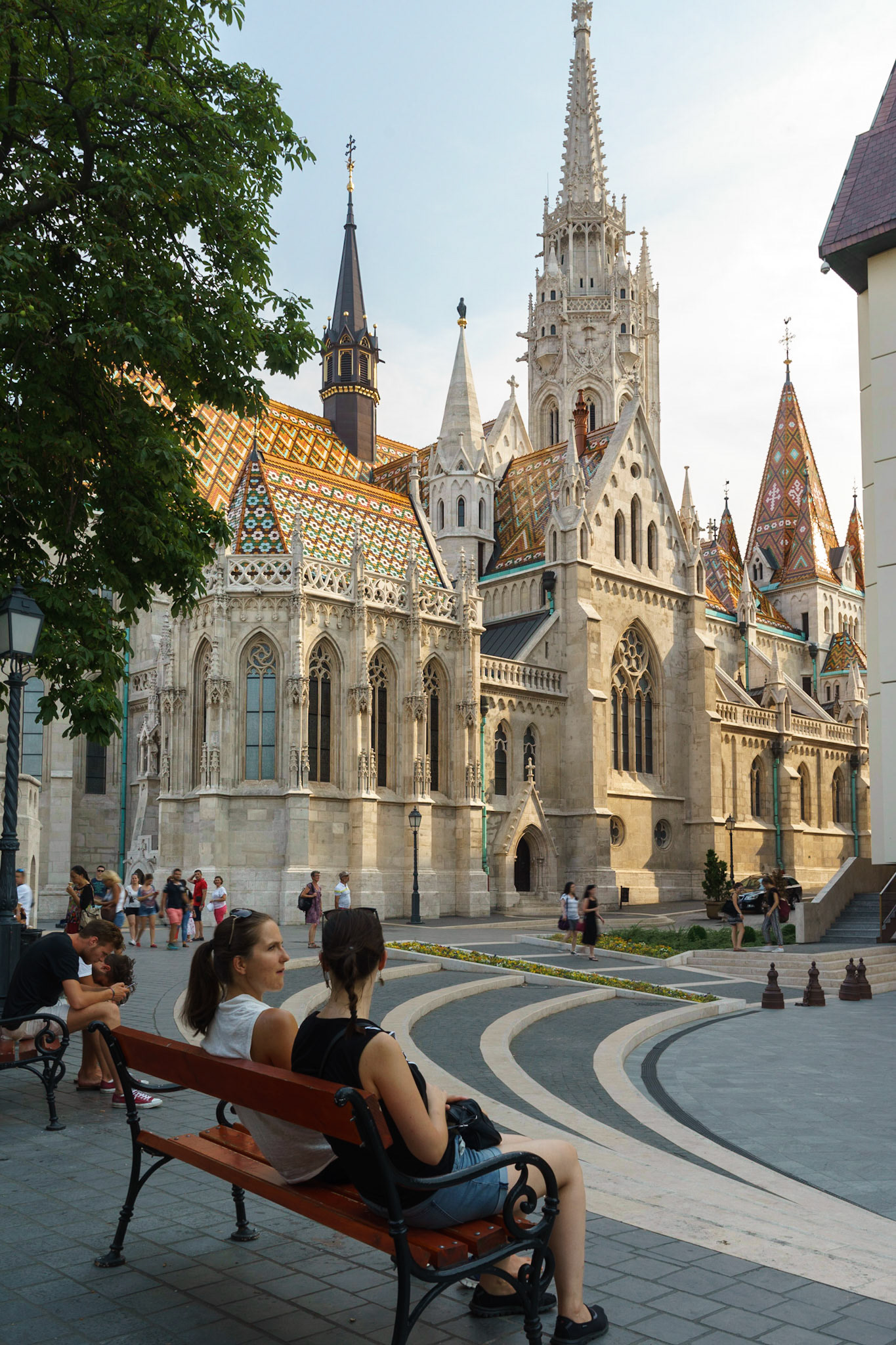 Buda Kalesi bölgesinde yer alan Matyas Kilisesi, ilk olarak 11. yüzyılda inşa edilmiştir ancak yıkılmış ve hiçbir izi kalmamıştır.

Günümüzdeki haliyle Matyas Kilisesi, 14. yüzyılda inşa edilmiş ve 19. yüzyılda, Kral Matyas tarafından renove edildikten sonra ismiyle anılmaya başlanmıştır.