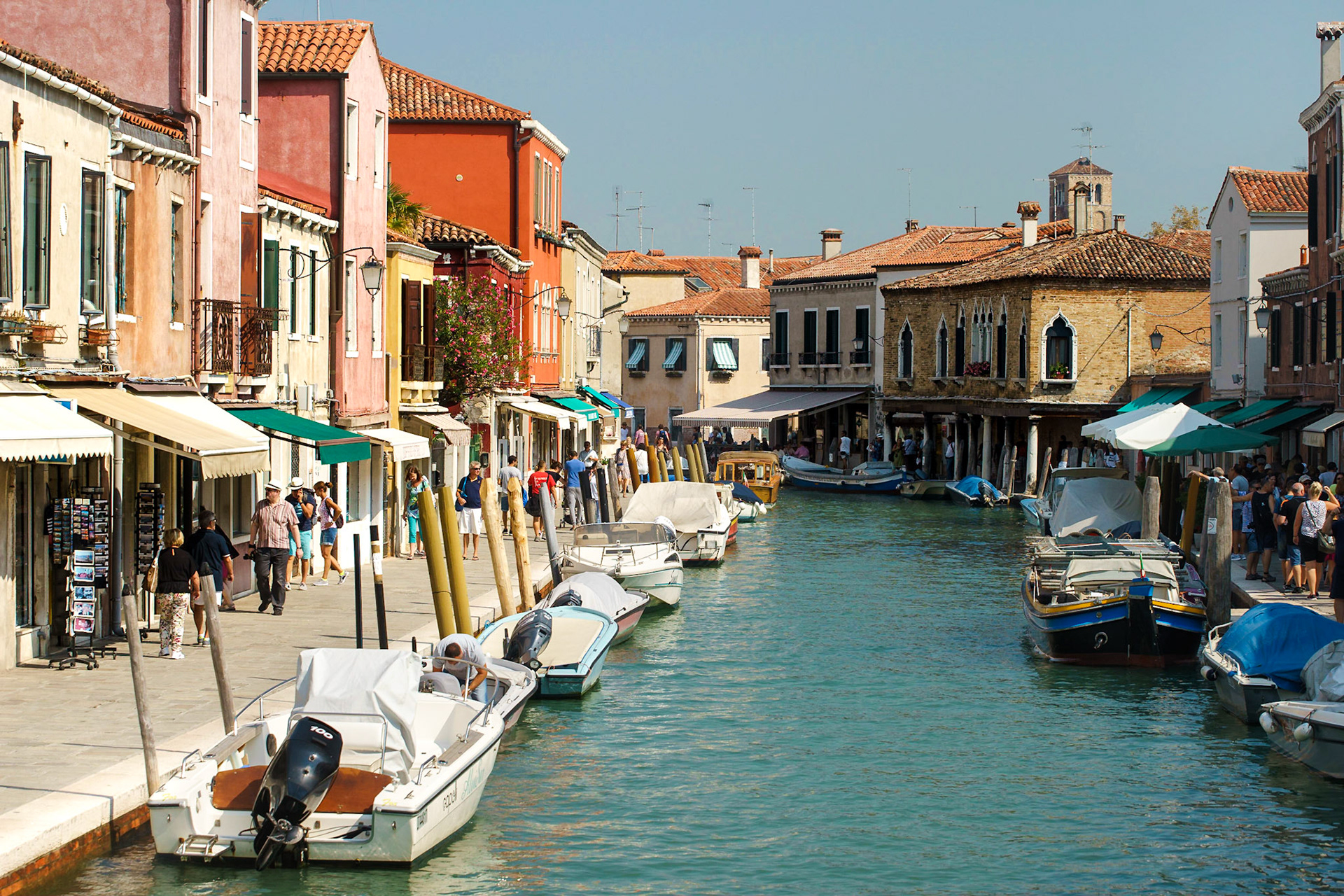 Venedik'in kuzeyinde, cam ustaları ile dünyaca ünlü Murano adasından bir manzara.