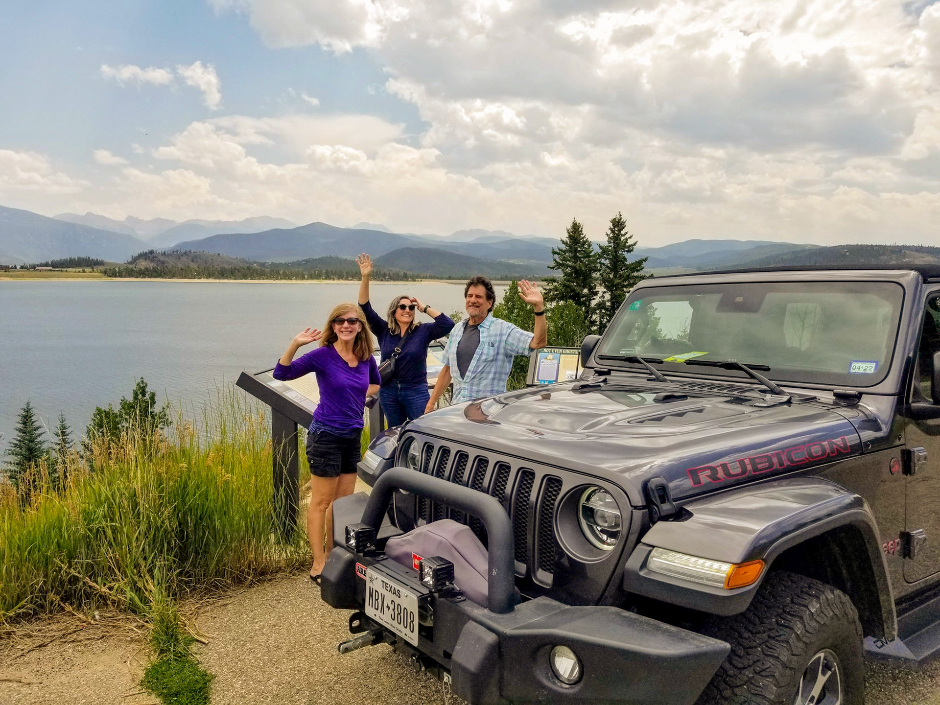 Grand Lake roadside overlook
