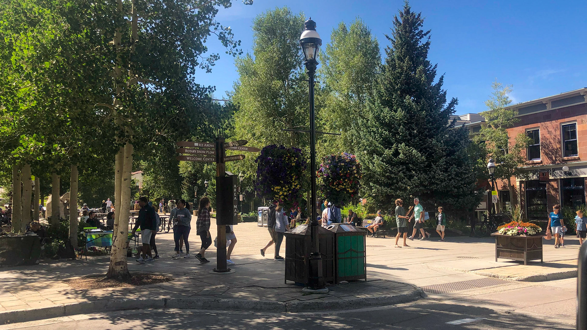 Breckenridge Plaza