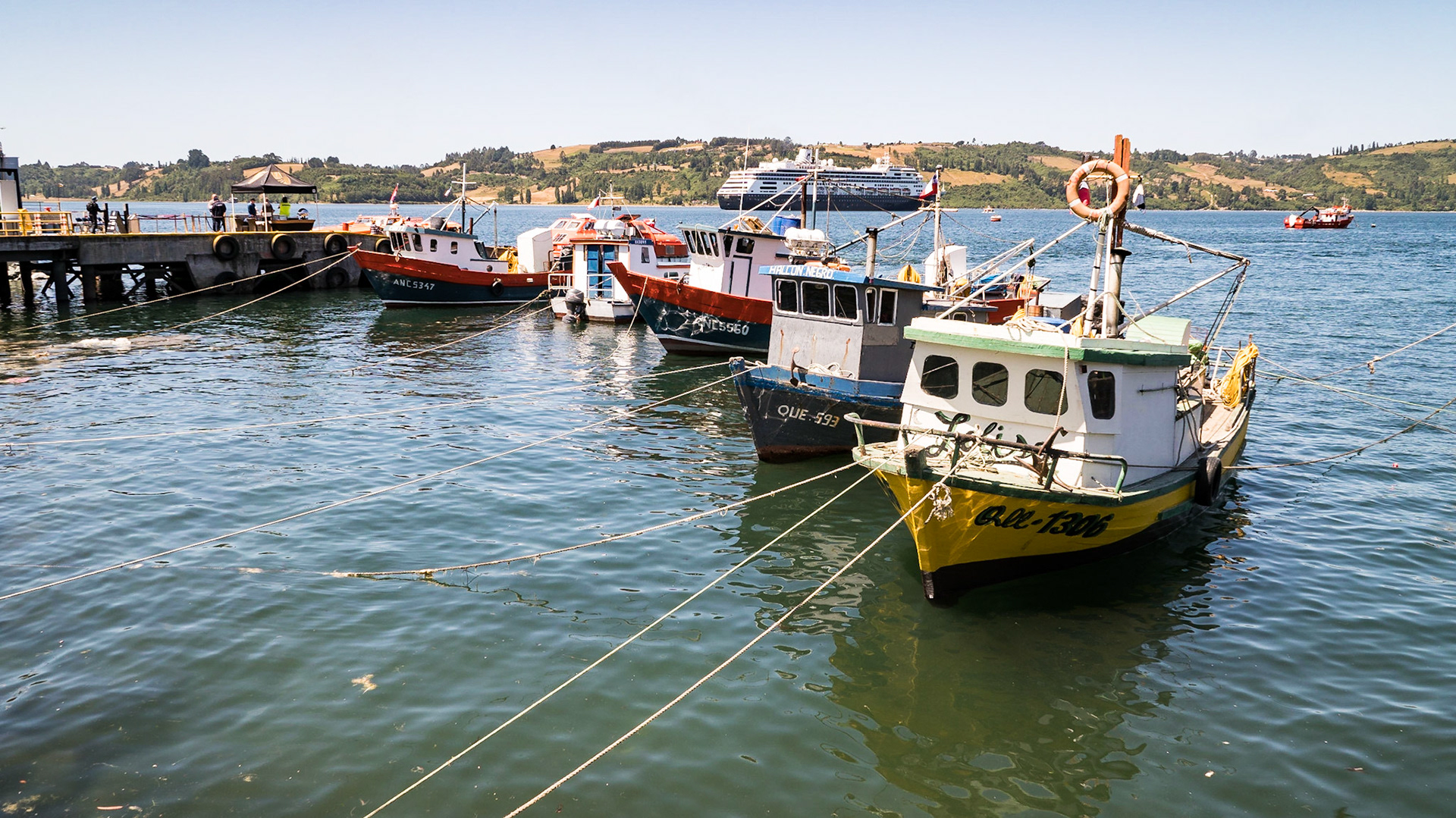 Fishing boats in the Castro harbor
