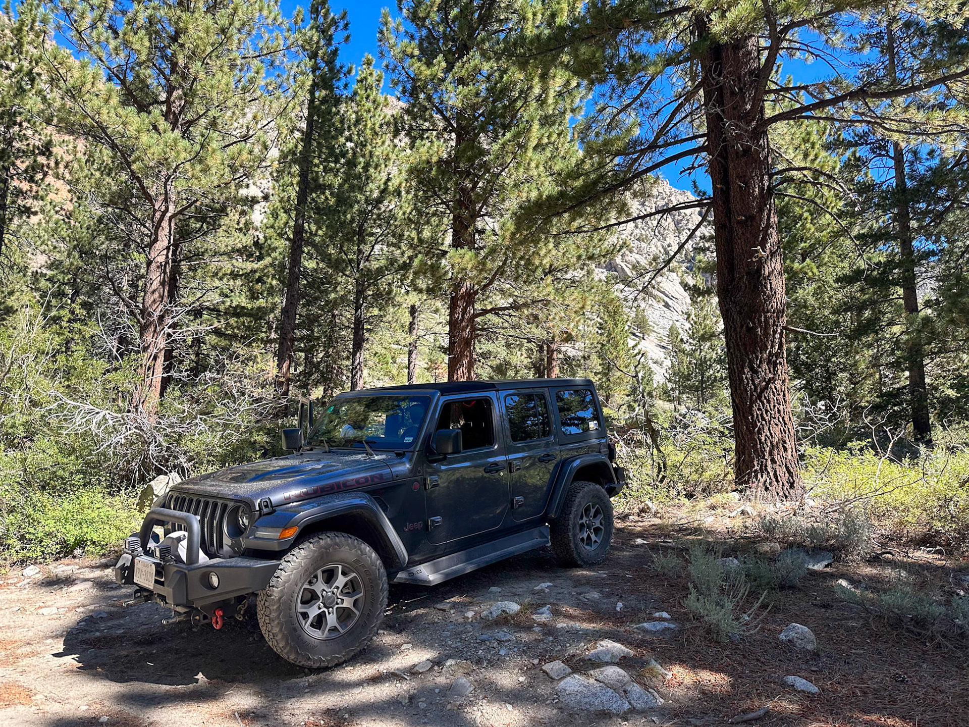 A scenic stop on the way to Lundy Lake