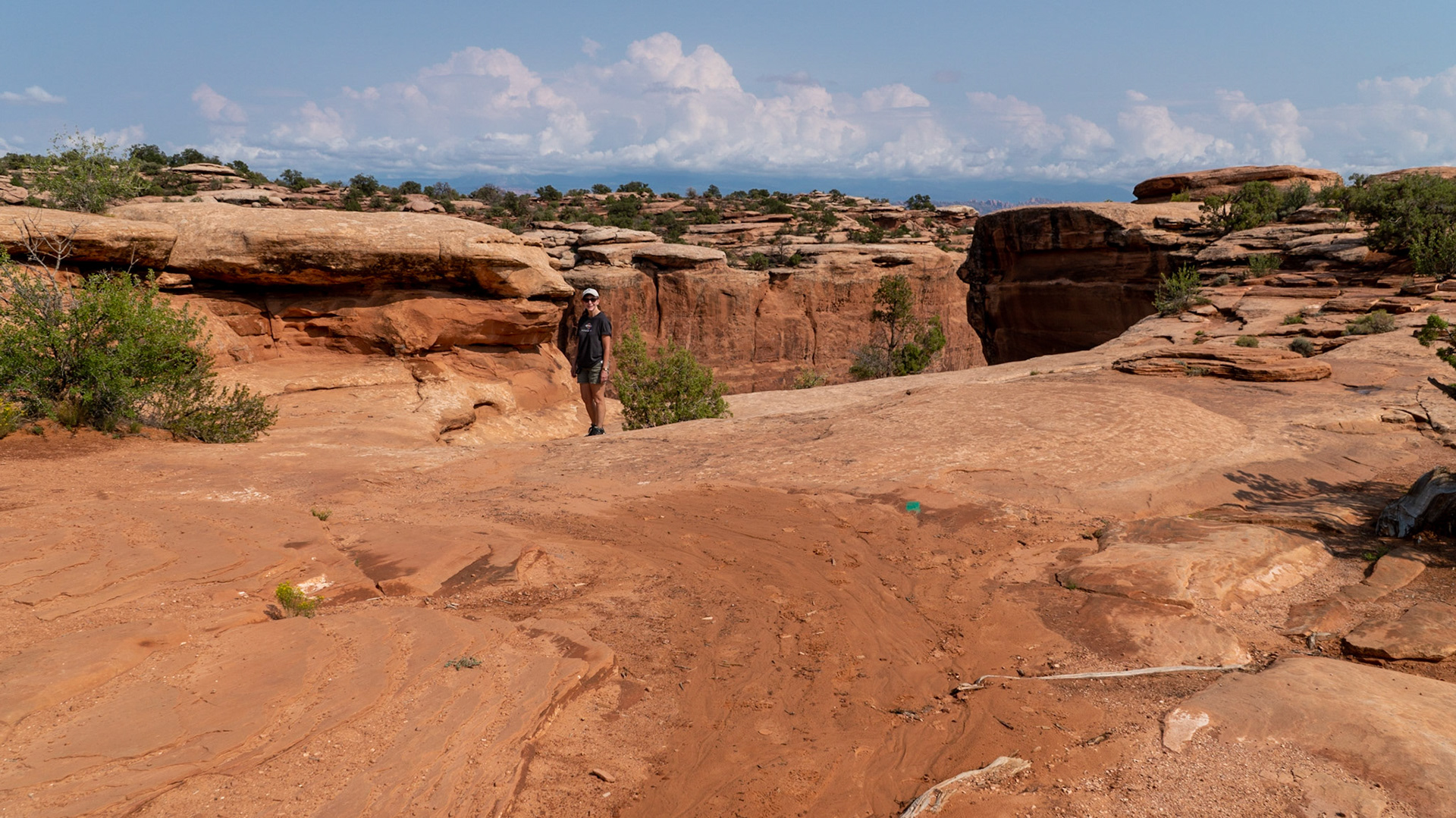 The hike to Gemini Bridges
