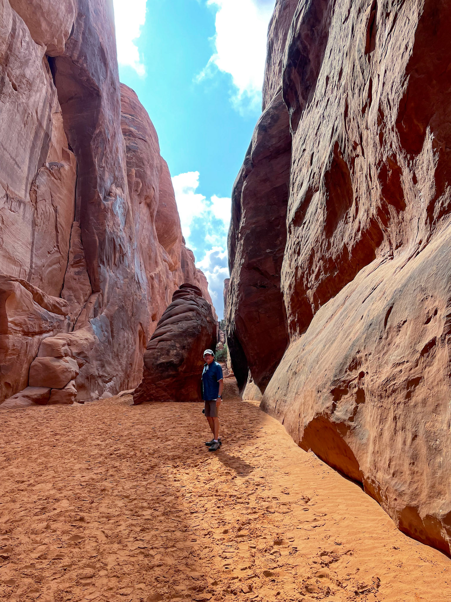 Sand Dunes Arch