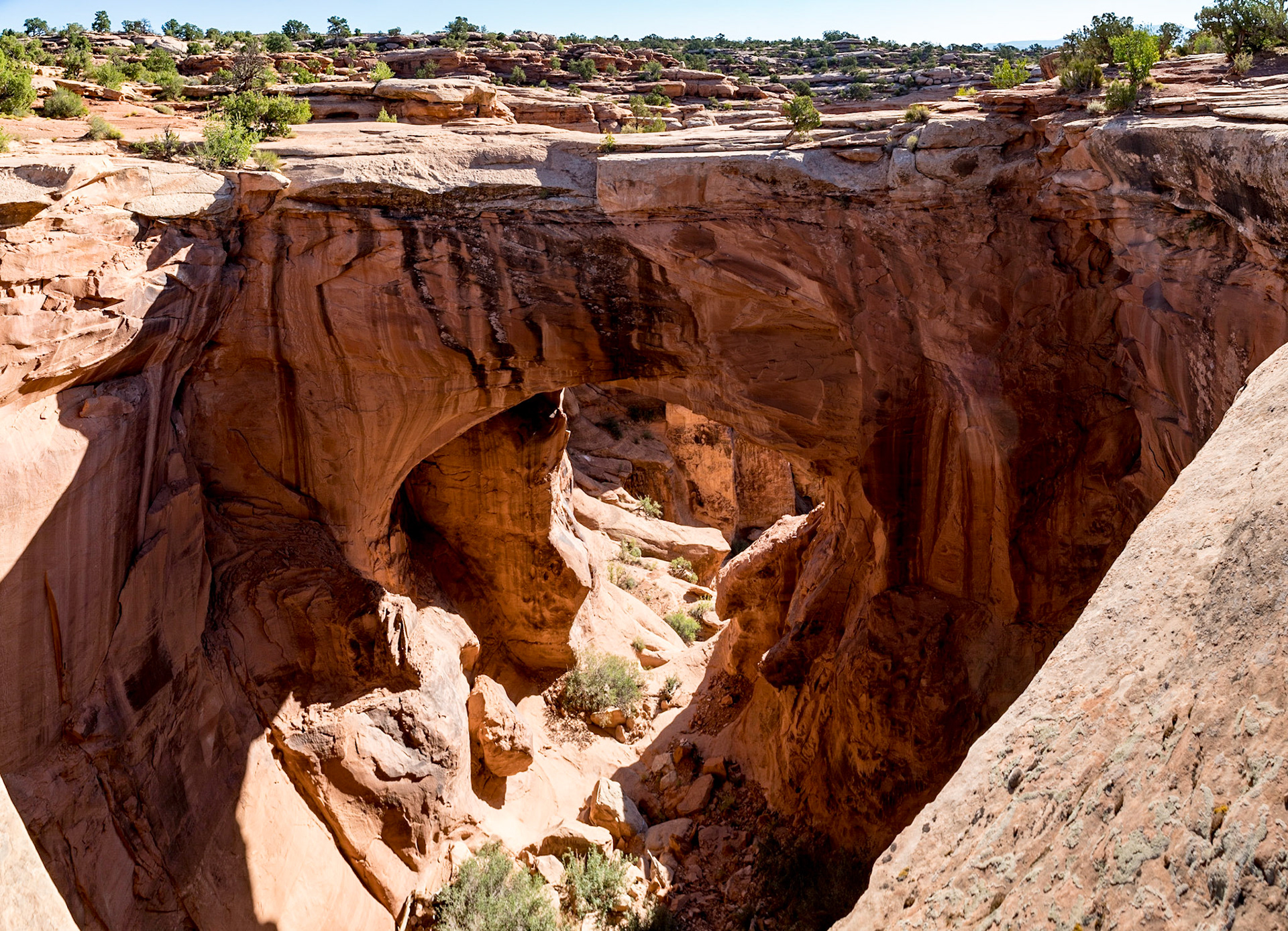Long bumpy jeep road to see Gemini Bridges