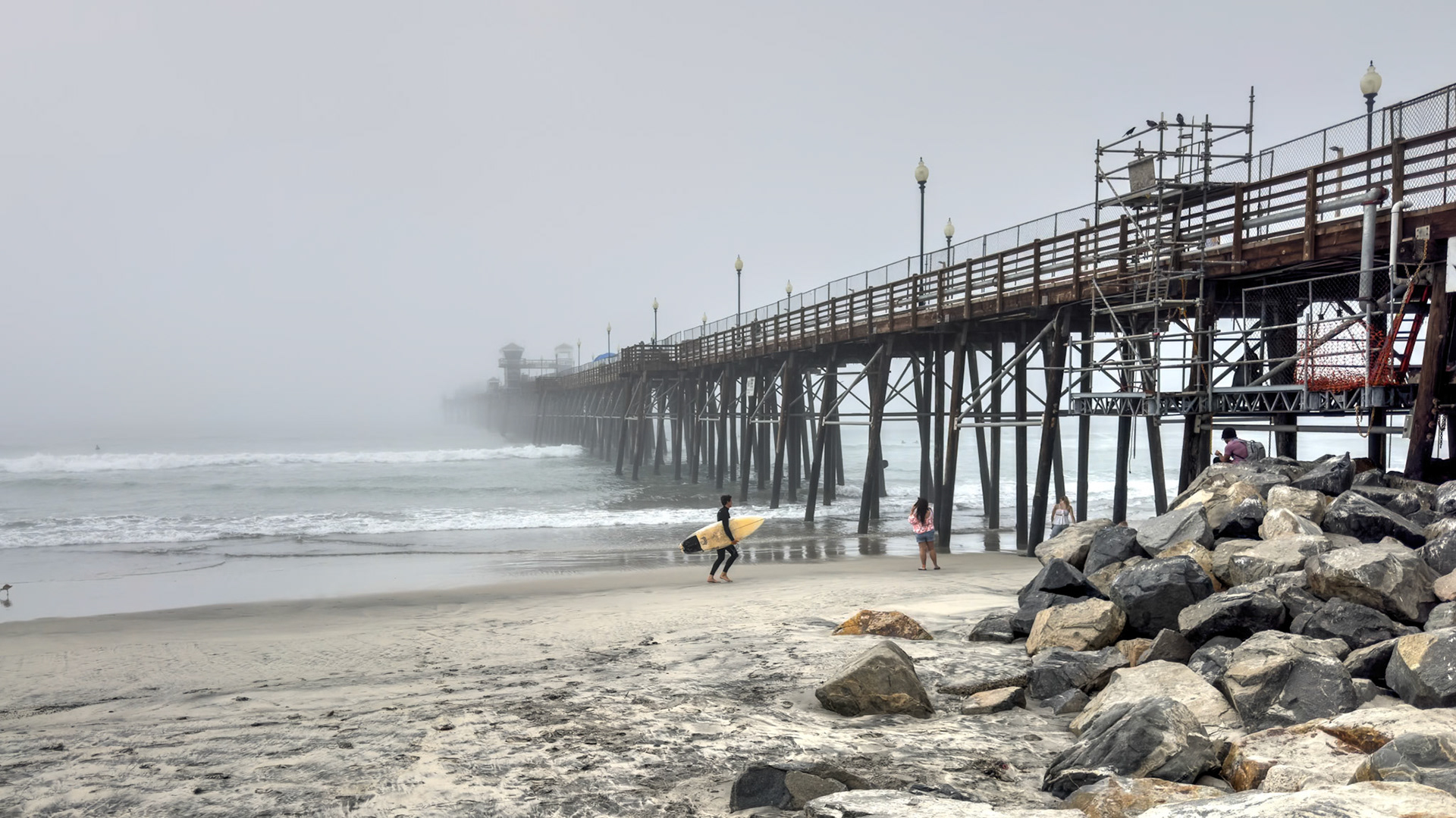 Foggy day at the Oceanside Pier